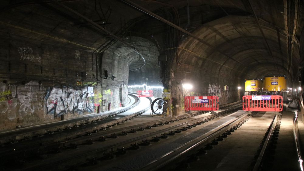 El punto de la red del metro donde los trenes cambian a la L5 y continúan por la L4 El punto de la red del metro donde los trenes cambian a la L5 y continúan por la L4