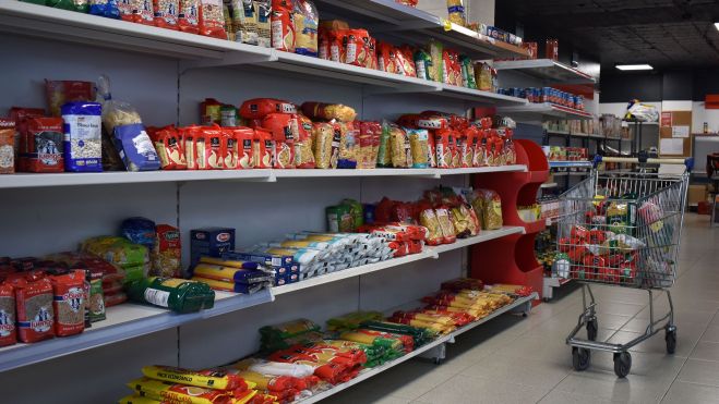 botiga creu roja andorra interior