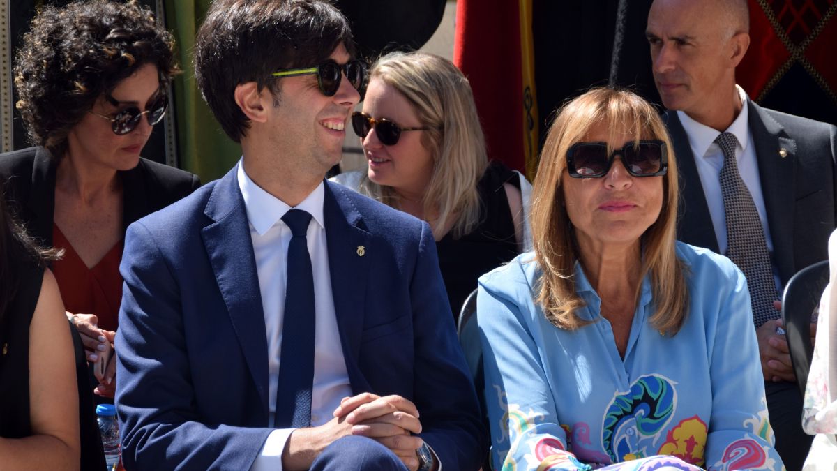 El cònsol d'Andorra la Vella, Sergi González, amb la ministra de Presidència, Economia, Treball i Habitatge, Conxita Marsol