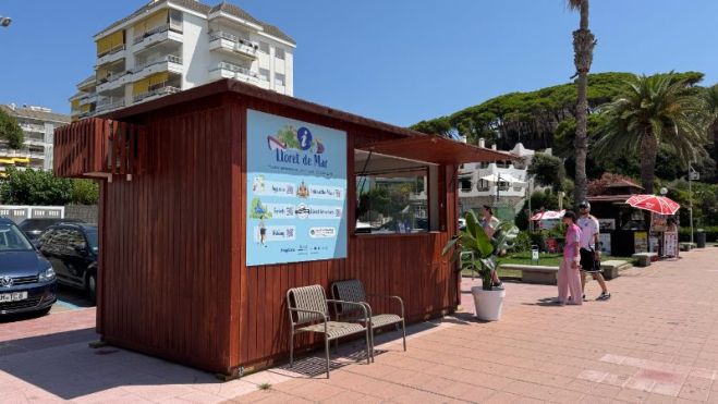 Lloret de Mar renova el punt d’informació turística de la Platja de Fenals 1