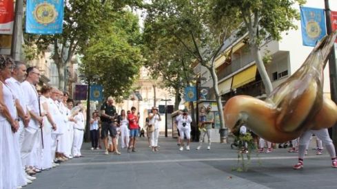 La Milana ha fet el seu ball solemne davant les autoritats de Vilanova i la Geltrú