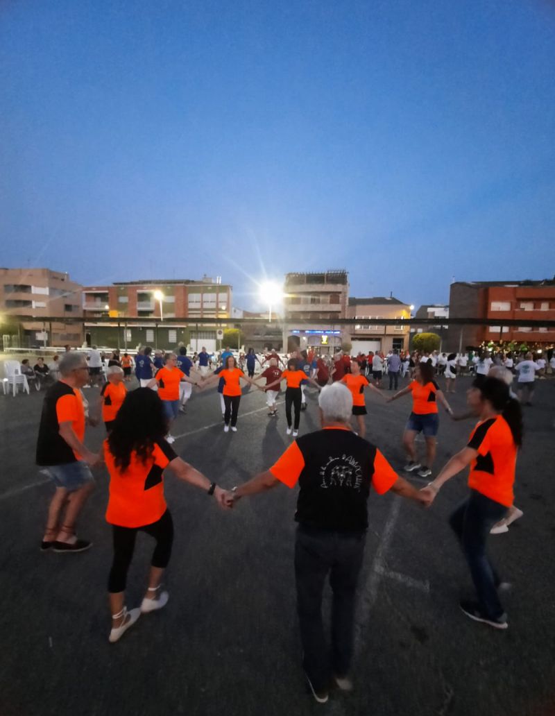 Sardanistes del Segrià viuen una nit especial a Alcarràs amb la Cobla 11 de setembre Sardanistes del Segrià viuen una nit especial a Alcarràs amb la Cobla 11 de setembre