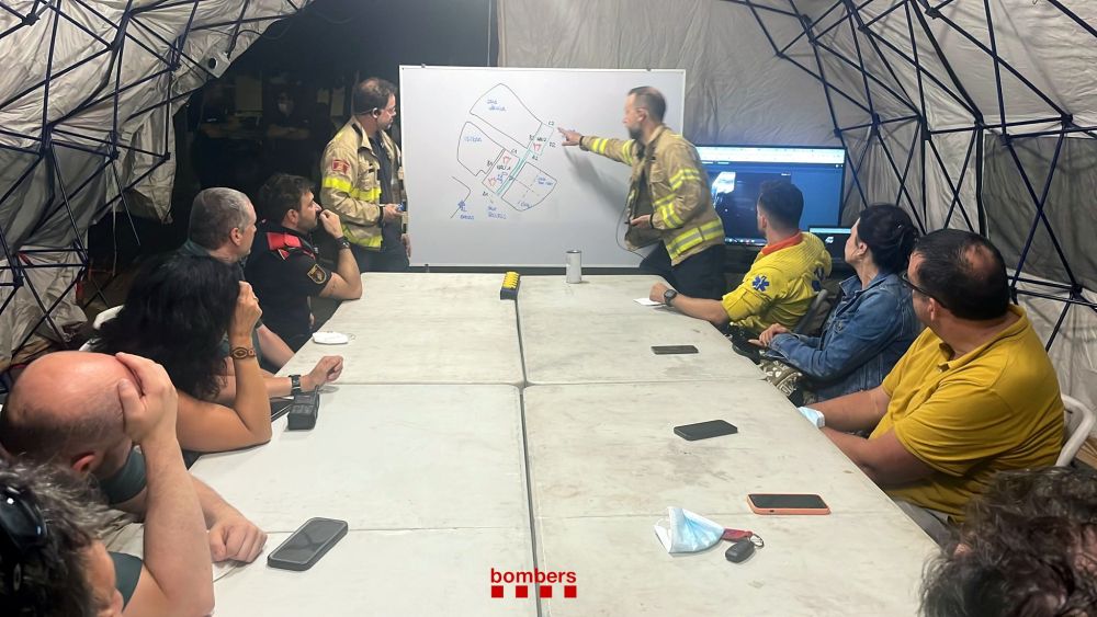 El Centre de Comandament de Bombers per l'incendi d'una indústria càrnia a Vic El Centre de Comandament de Bombers per l'incendi d'una indústria càrnia a Vic