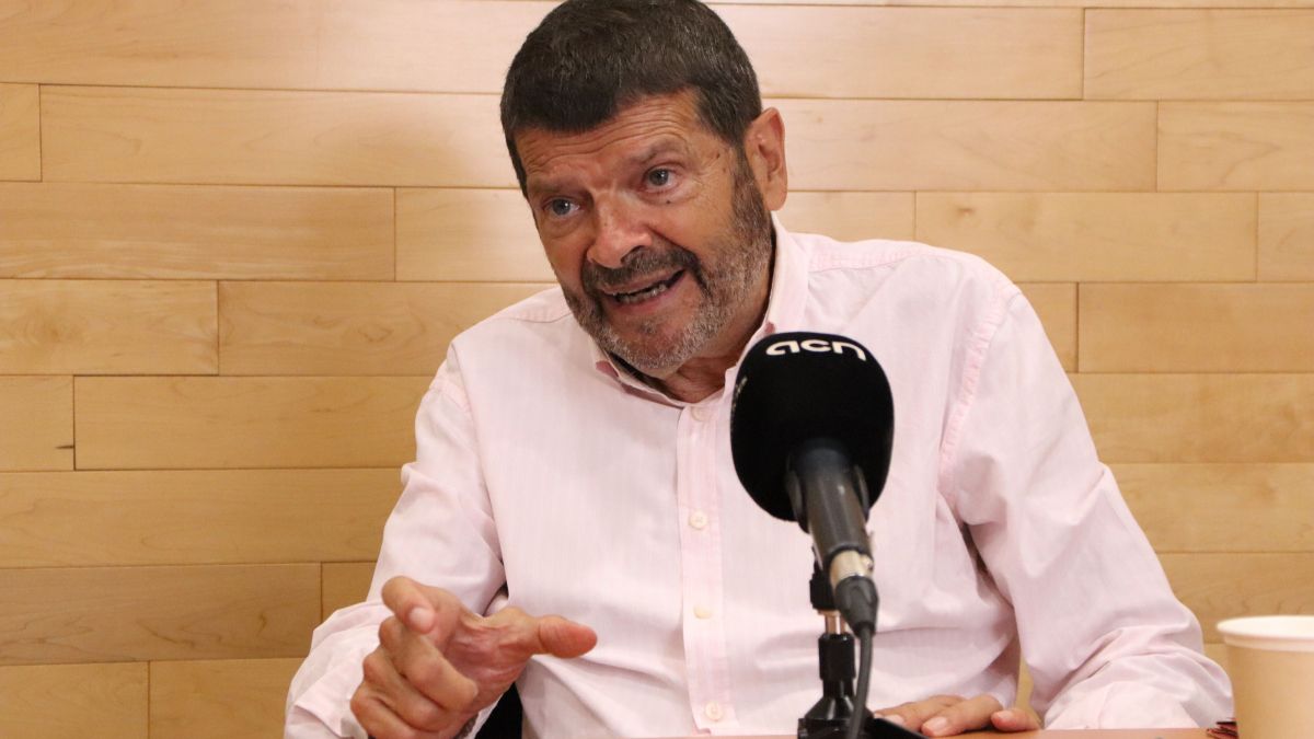 El tinent de Seguretat i alcalde accidental, Albert Batlle, en una entrevista amb l'ACN