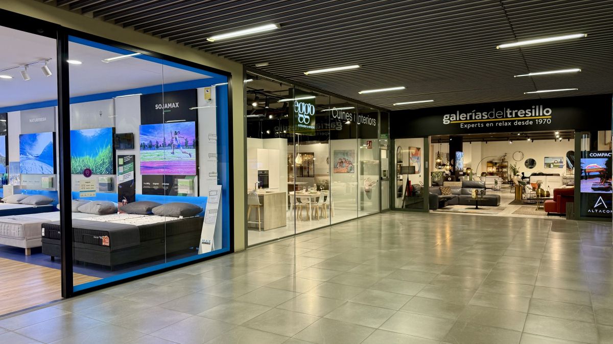 Botigues interiors al centre comercial Via Sabadell.