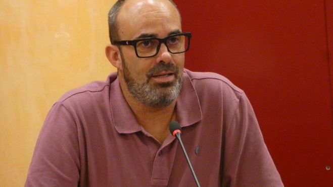 L'alcalde de Roquetes, Ivan Garcia, en la presentació del Tradicionàrius