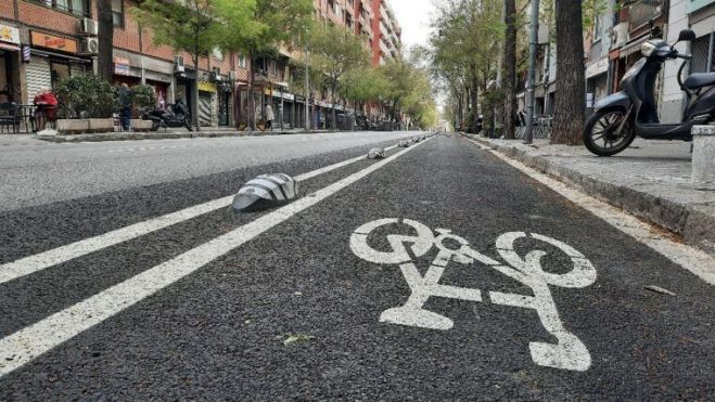 Símbolo del carril bici en Barcelona Símbolo del carril bici en Barcelona