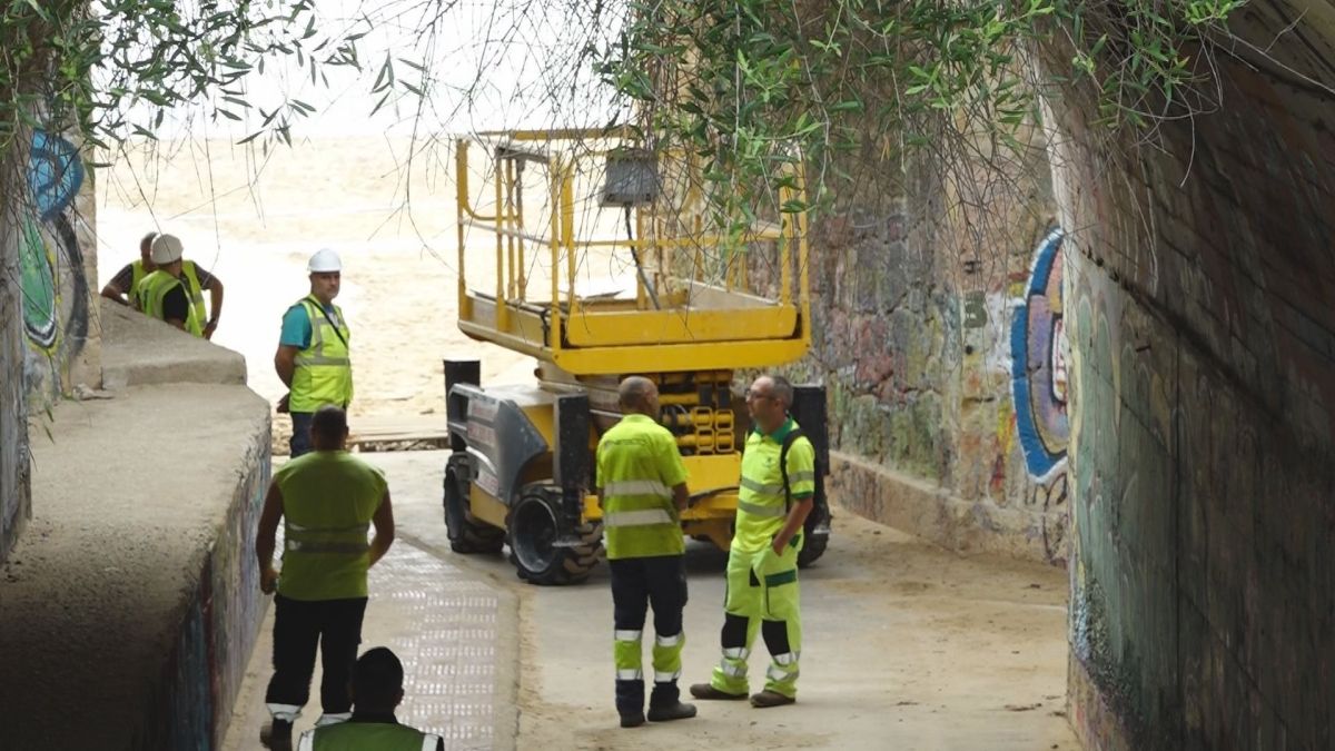 Obres de reparació d'ADIF al túnel de Cala Romana 1 Obres de reparació d'ADIF al túnel de Cala Romana 1