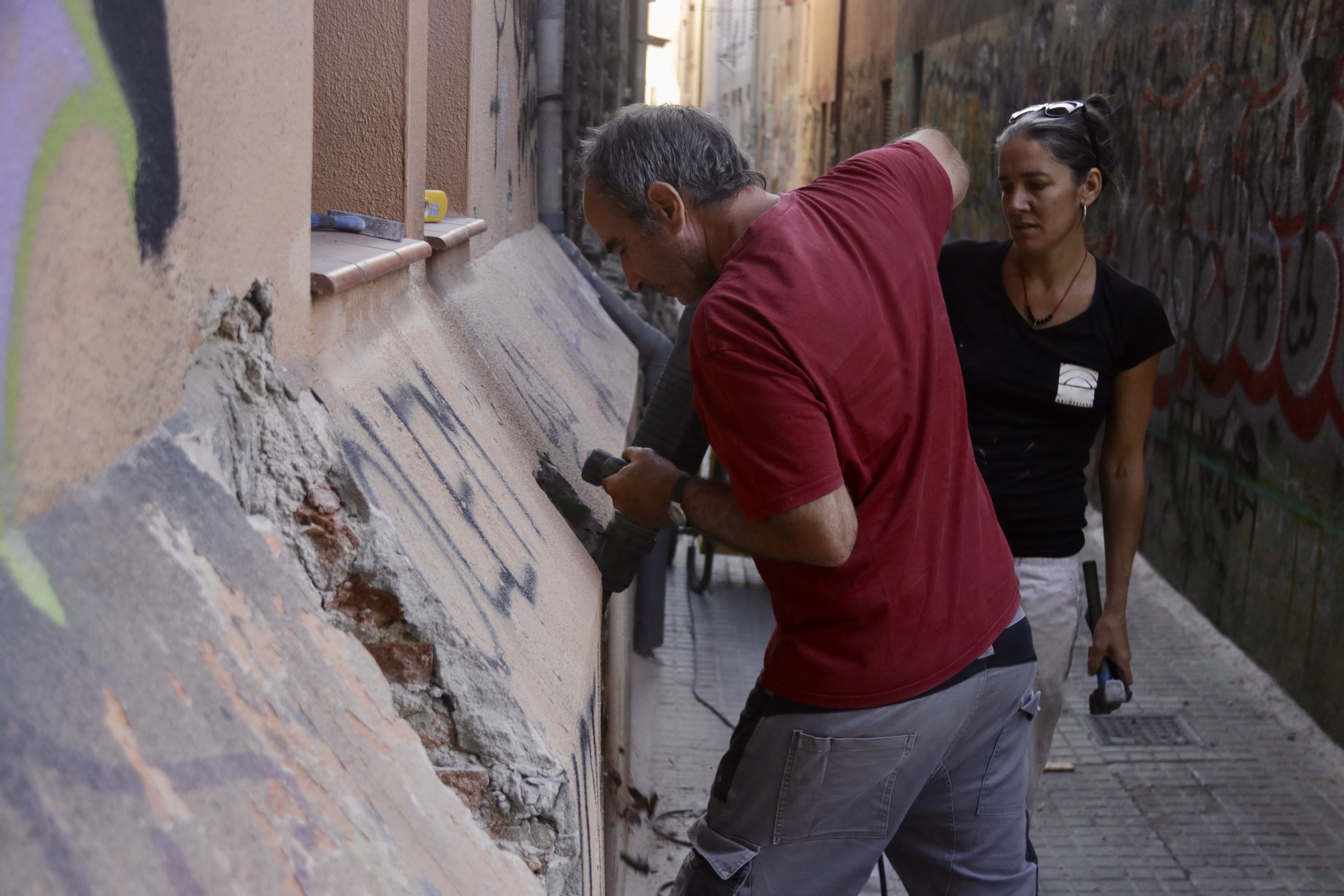 Operaris fan cales al carrer de la Constància de Granollers per localitzar trams ocults de la muralla medieval (2) Operaris fan cales al carrer de la Constància de Granollers per localitzar trams ocults de la muralla medieval (2)