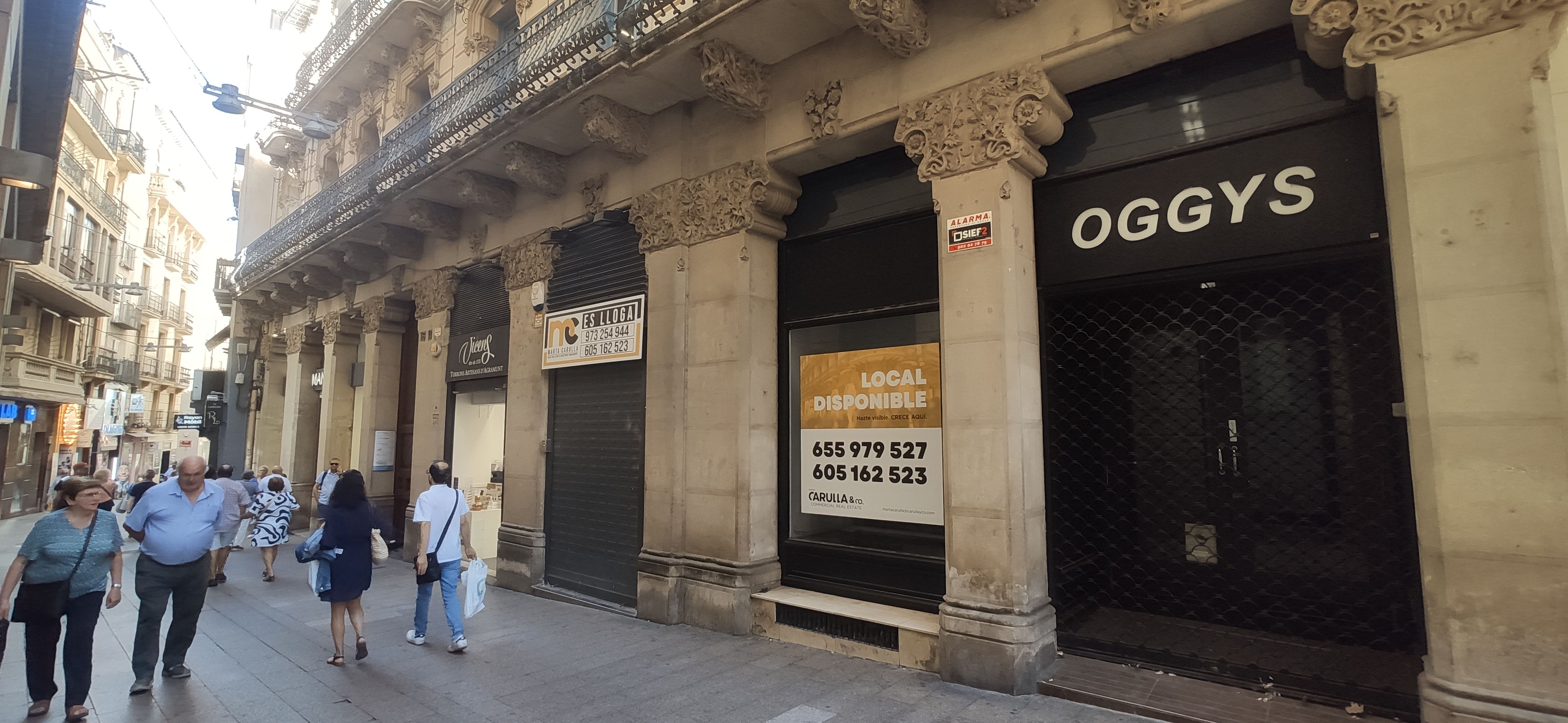 FOTO: D.H. / La botiga de roba OGGYS de Lleida, tancada