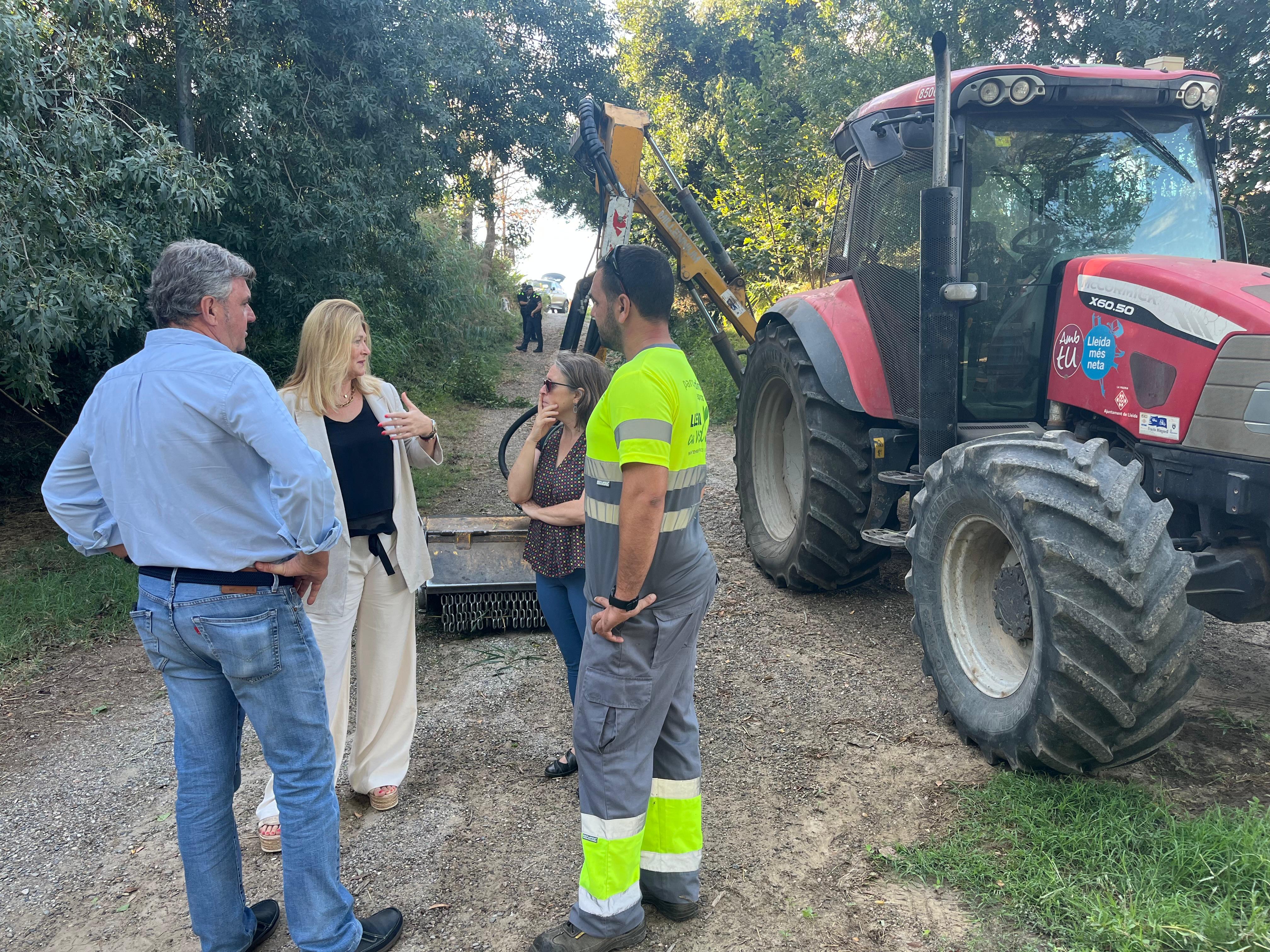 La tinenta d’alcalde, Begoña Iglesias, ha visitat les tasques de neteja intensiva i manteniment