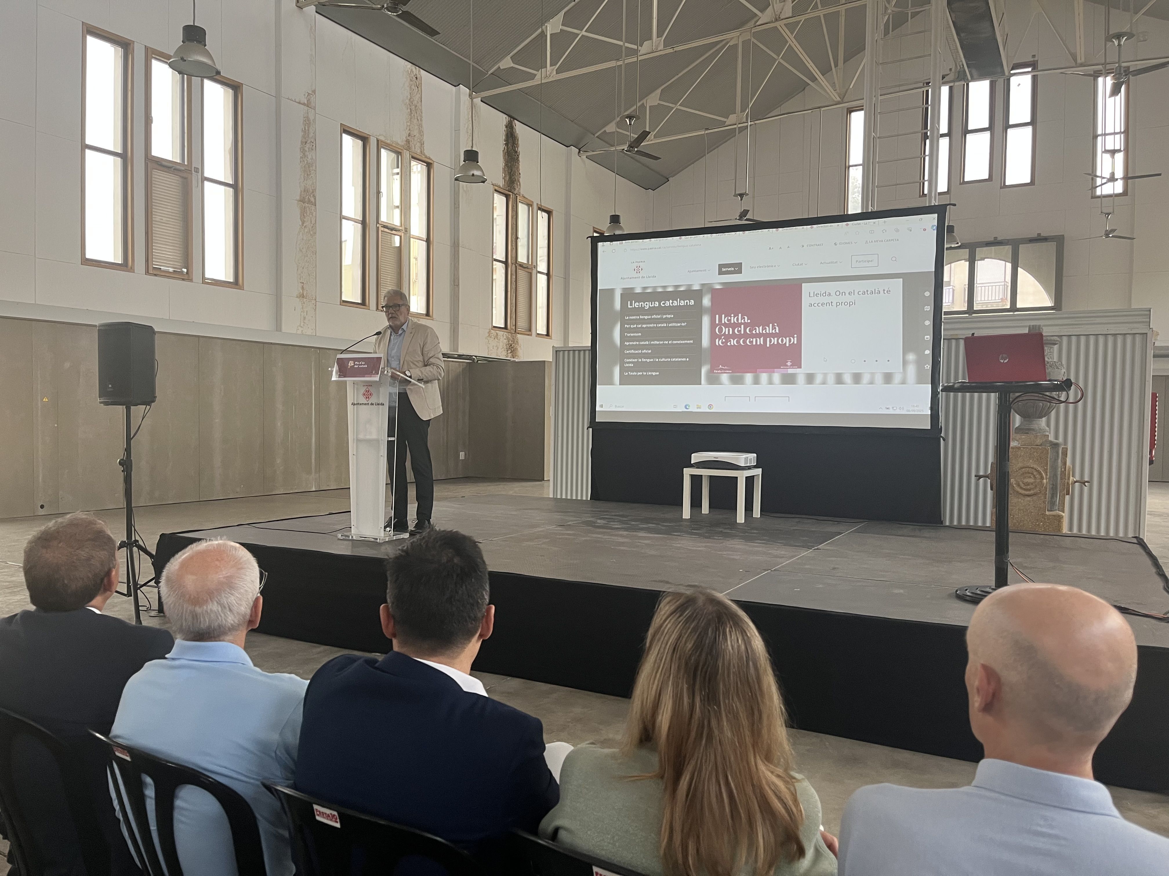 El espacio web de fomento del uso del catalán se ha presentado en un acto en el Mercado del Pla