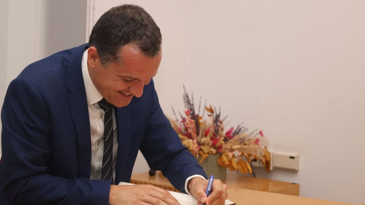 El conseller Òscar Ordeig realitza una visita institucional a l’Ajuntament de Parets 2 El conseller Òscar Ordeig realitza una visita institucional a l’Ajuntament de Parets 2