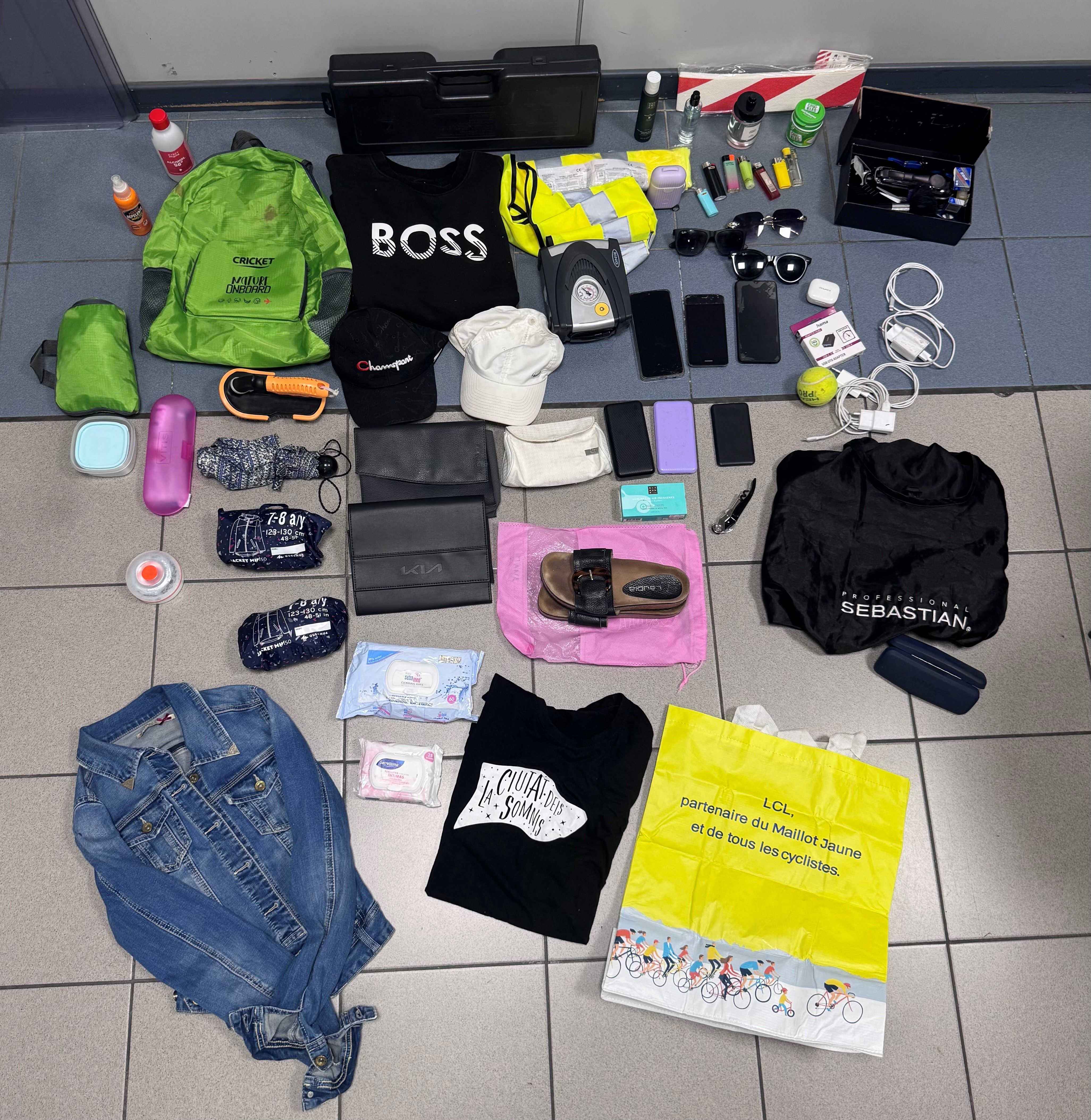Objetos interceptados por los Mossos d'Esquadra a dos individuos acusados de robos con fuerza en el interior de vehículo en Lleida