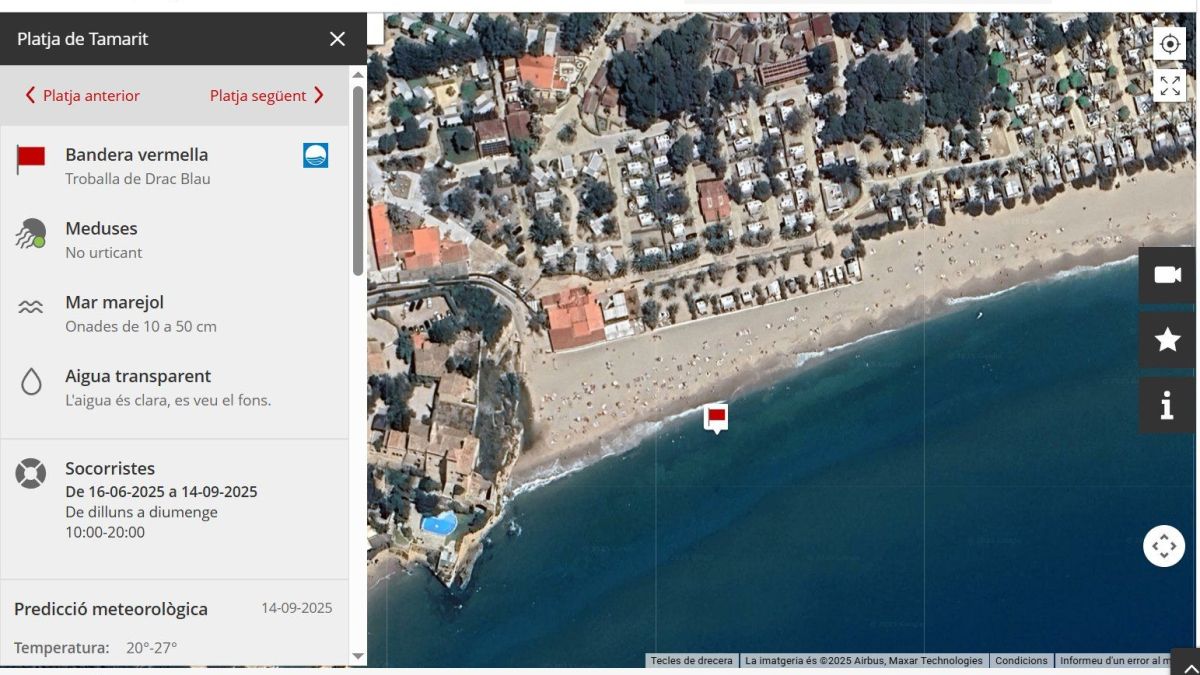 Bandera vermella a la platja de Tamarit Bandera vermella a la platja de Tamarit