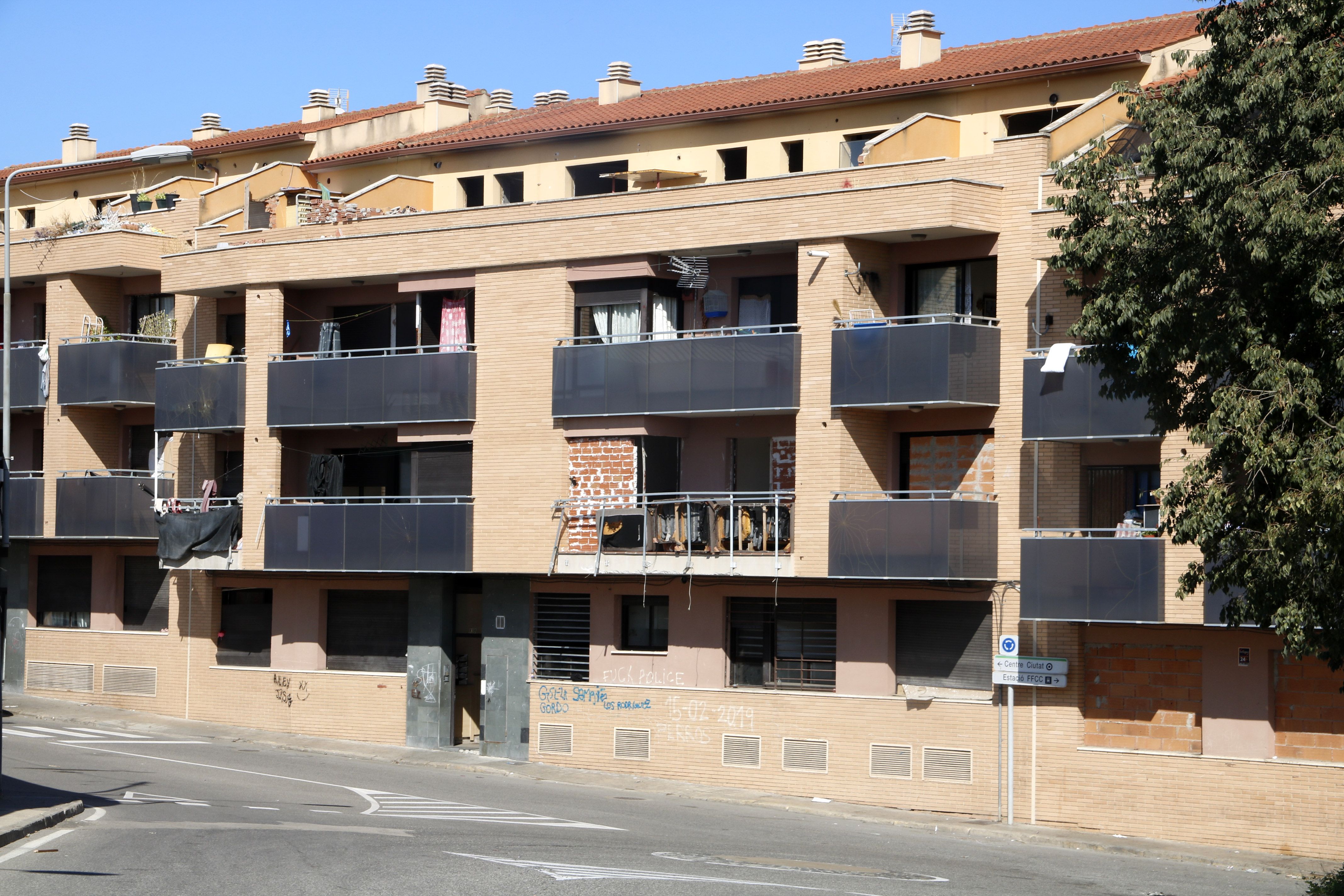 ACN / Bloque de pisos del número 83 de la calle Santiago Rusiñol de Les Borges Blanques
