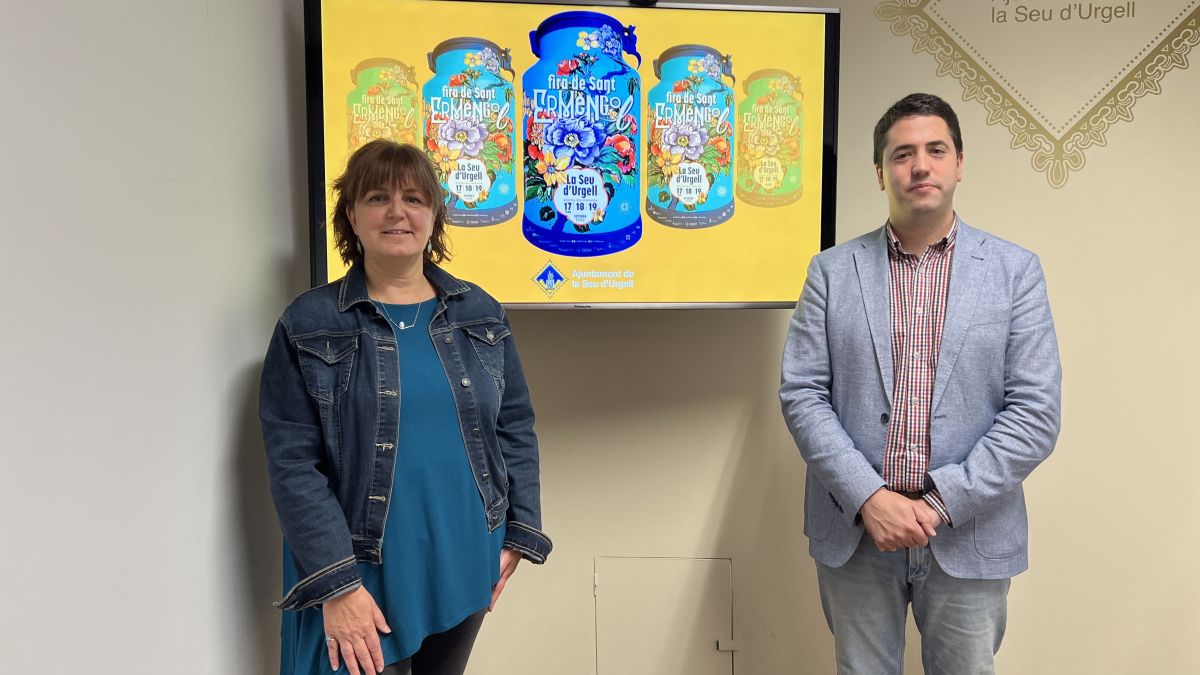 L'alcalde de la Seu d'Urgell, Joan Barrera, i la regidora de Promoció Econòmica i Fires, Gemma Tó, presentant el programa de la Fira de Sant Ermengol