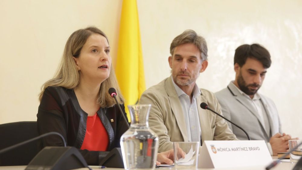 Visita de la consellera Mònica Martínez Bravo a Molins de Rei, amb l'alcalde Xavi Paz 2