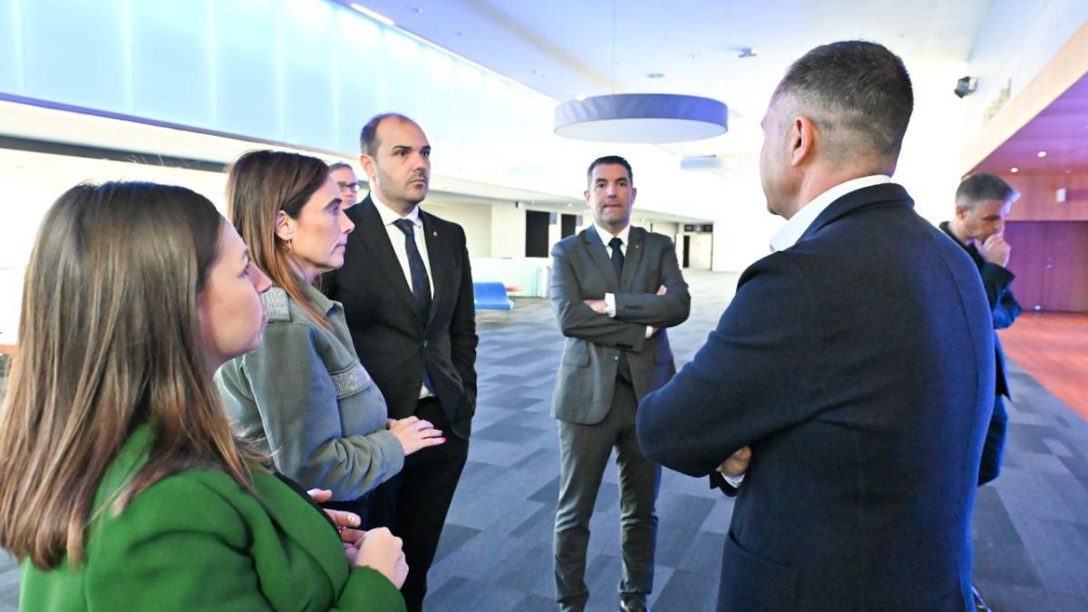 El conseller Albert Dalmau i Sandra Guaita visiten Redessa Tecno