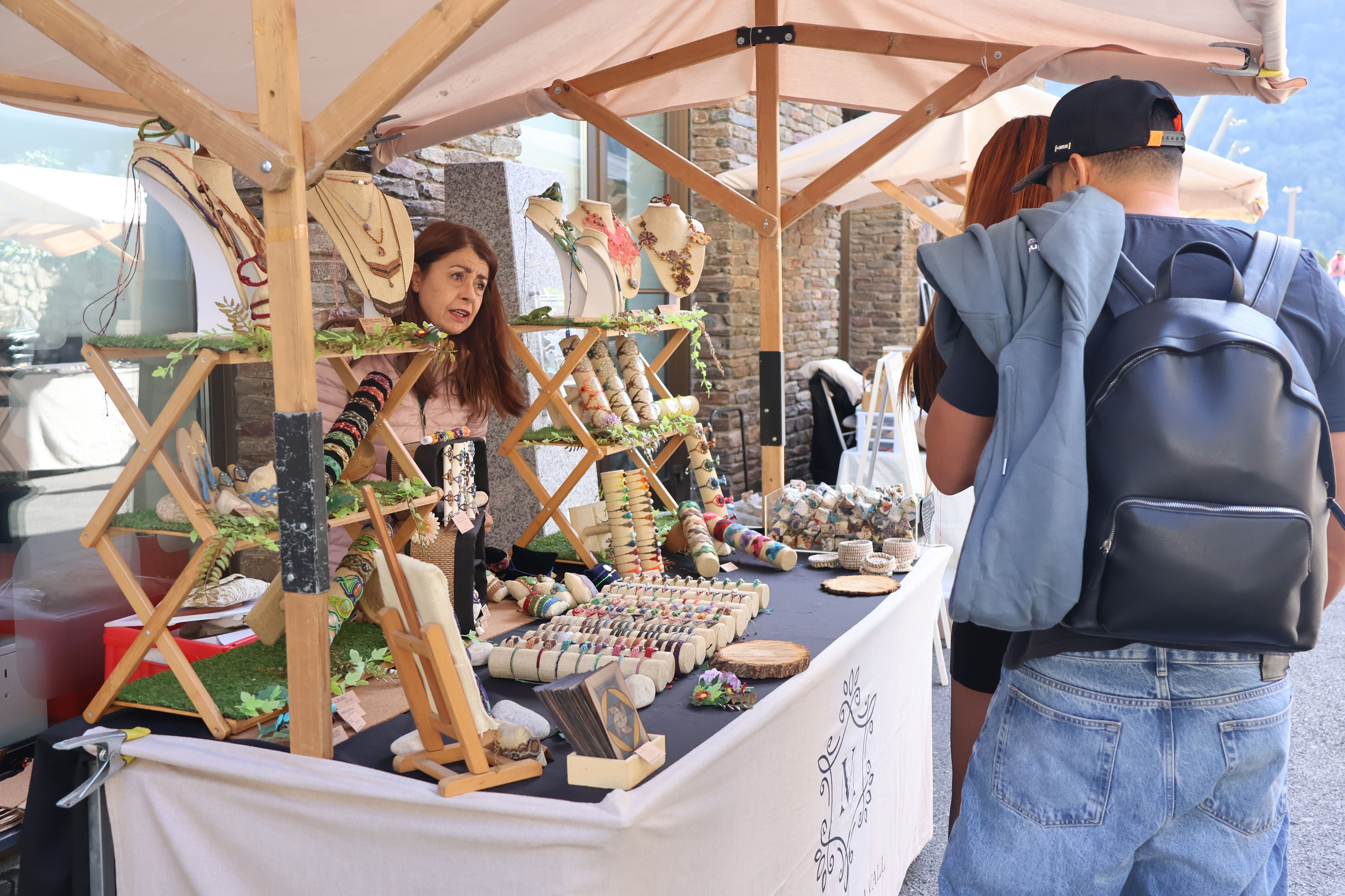 El mercat de la vall d'Andorra la Vella durant aquest dissabte | FOTO: R.S. (ANA)