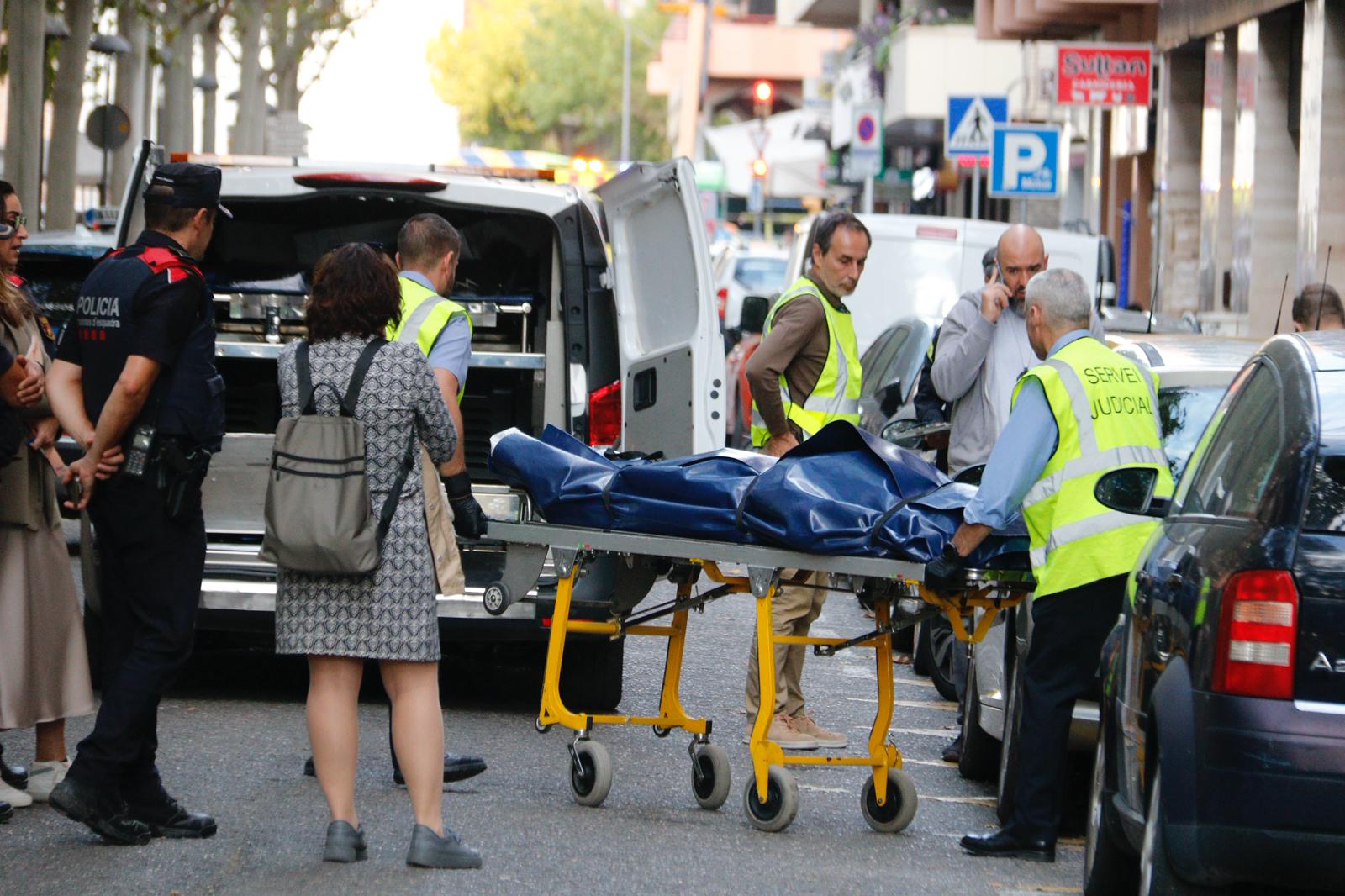 Aixecament del cadàver del mosso mort a mans del seu sogre al barri de Cappont, a Lleida Aixecament del cadàver del mosso mort a mans del seu sogre al barri de Cappont, a Lleida