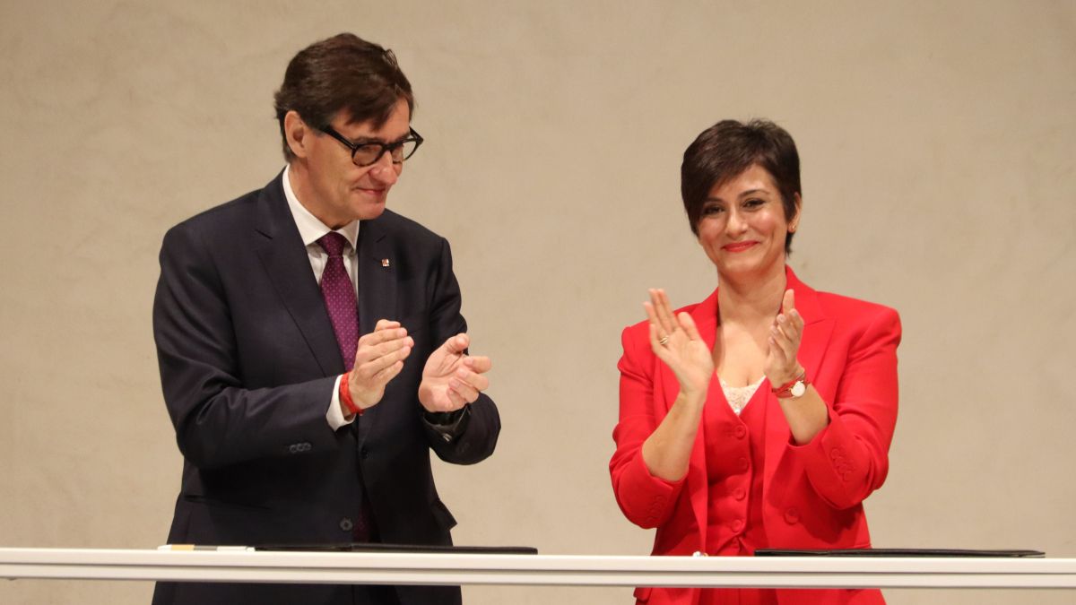 El president de la Generalitat, Salvador Illa, i la ministra d'Habitatge, Isabel Rodríguez El president de la Generalitat, Salvador Illa, i la ministra d'Habitatge, Isabel Rodríguez
