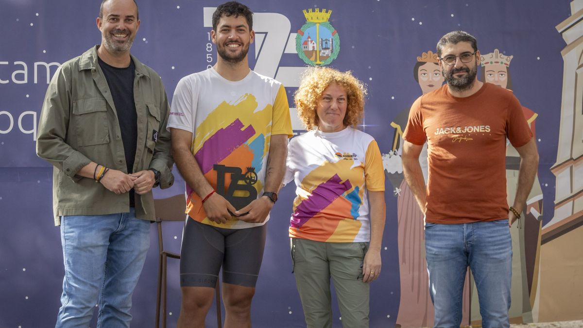 Roquetes celebra un acto de reconocimiento a Pau Hidalgo por su recaudación de fondos para el Proyecto Emma dando la vuelta al mundo 1 Roquetes celebra un acto de reconocimiento a Pau Hidalgo por su recaudación de fondos para el Proyecto Emma dando la vuelta al mundo 1
