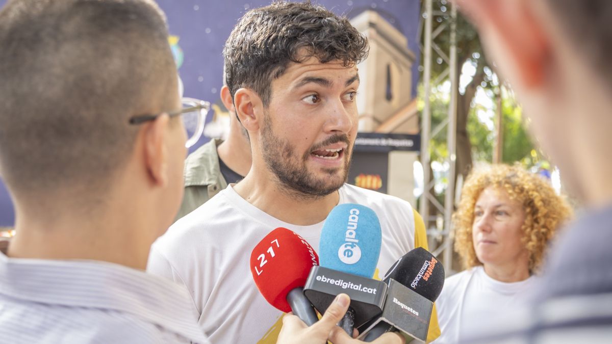 Roquetes celebra un acto de reconocimiento a Pau Hidalgo por su recaudación de fondos para el Proyecto Emma dando la vuelta al mundo 3 Roquetes celebra un acto de reconocimiento a Pau Hidalgo por su recaudación de fondos para el Proyecto Emma dando la vuelta al mundo 3