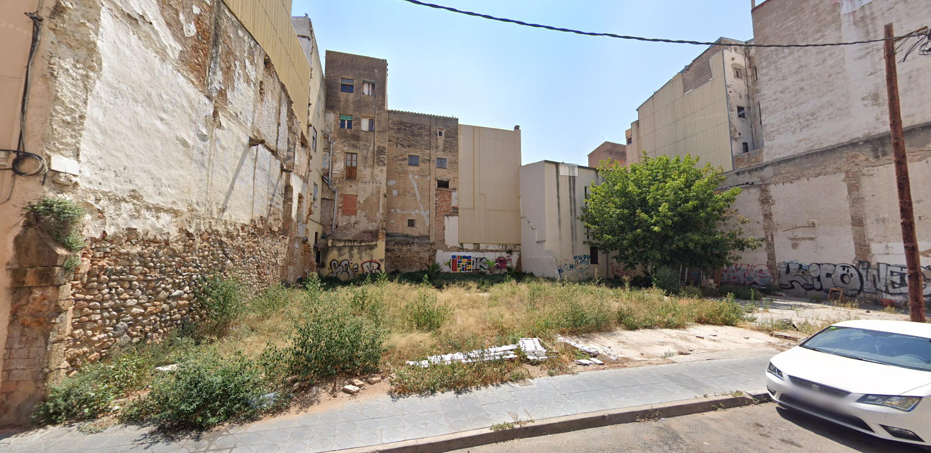 Solar abandonat al carrer Smith de Tarragona Solar abandonat al carrer Smith de Tarragona