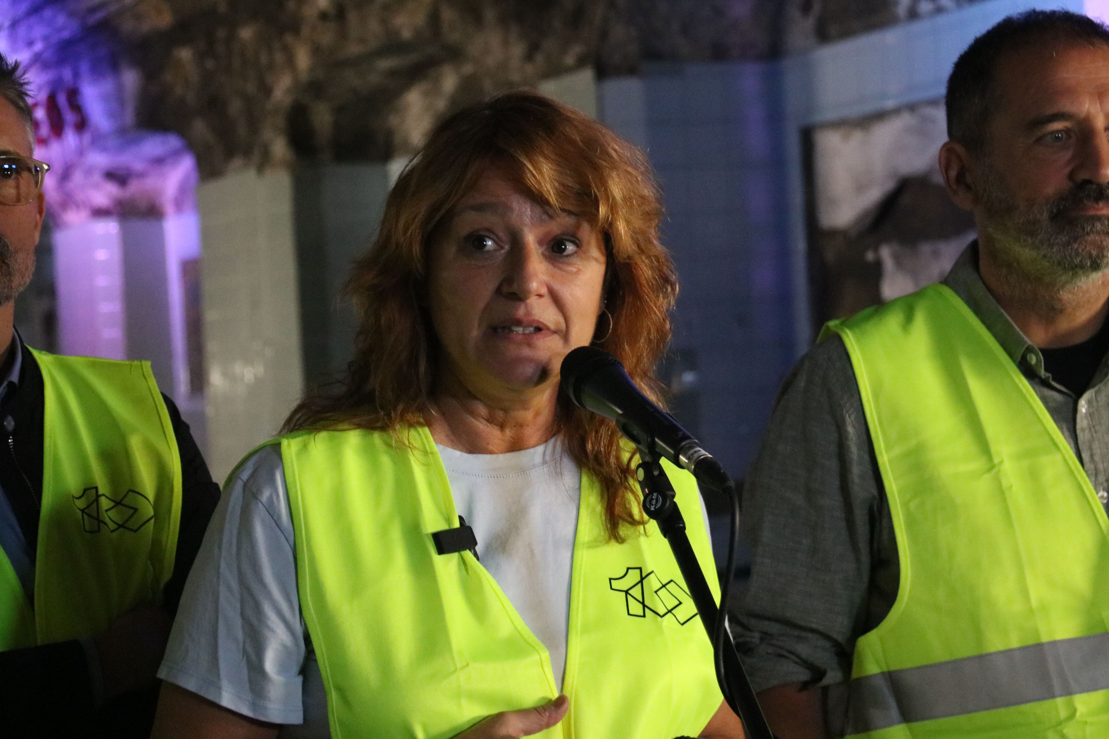 La presidenta de TMB, Laia Bonet, atenent als mitjans a l'antiga estació de Correus La presidenta de TMB, Laia Bonet, atenent als mitjans a l'antiga estació de Correus