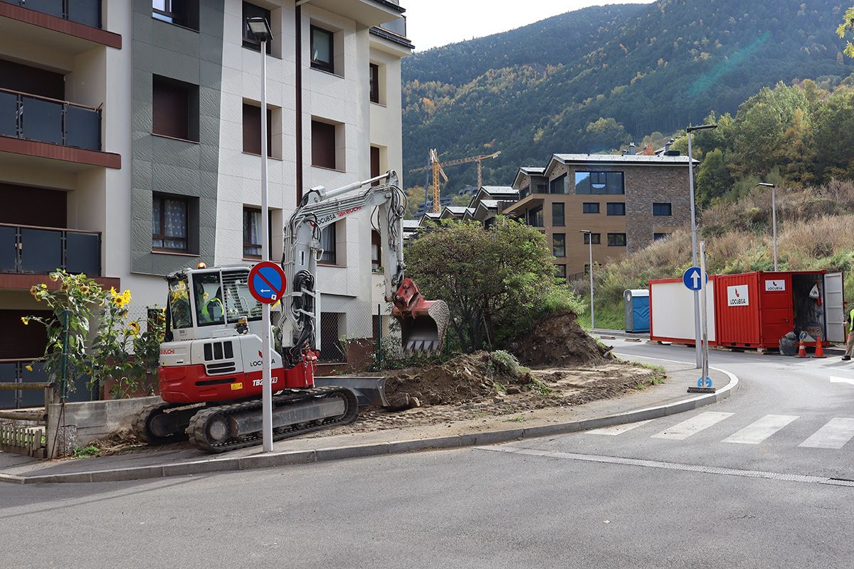 Un tramo de la calle de la Clota Verda en obras | FOTO: M.R. (ANA)