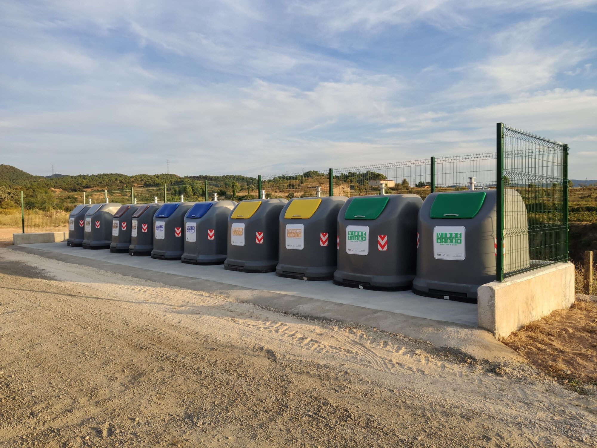 Àrea de contenidors d'emergència a Sarral Àrea de contenidors d'emergència a Sarral