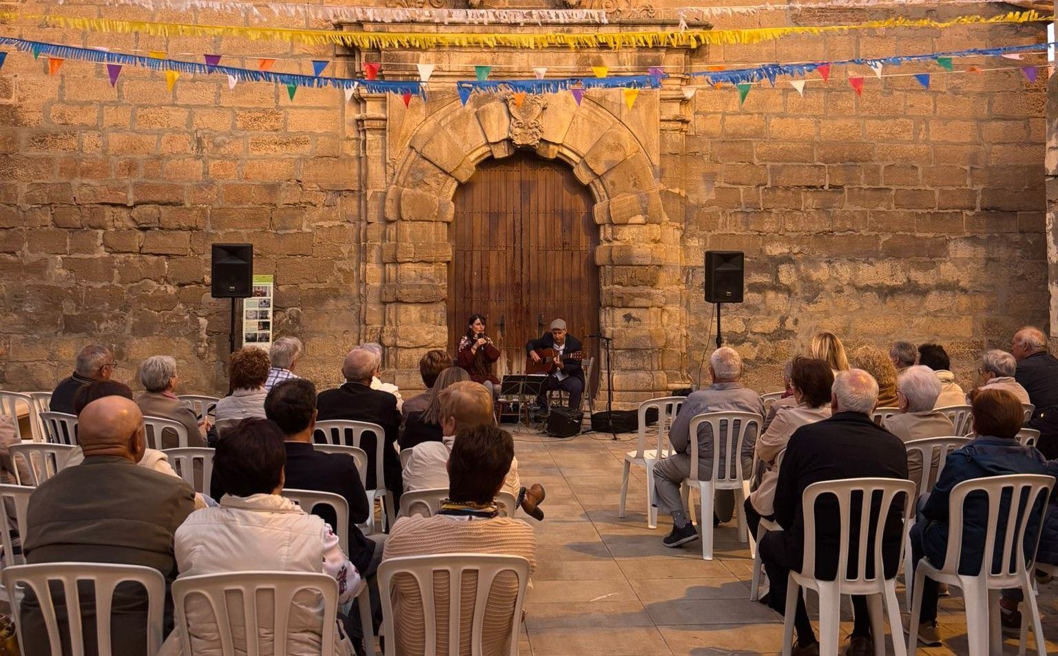 Un concert durant la celebració de la Mare de Déu de la Gaita a Massalcoreig Un concert durant la celebració de la Mare de Déu de la Gaita a Massalcoreig