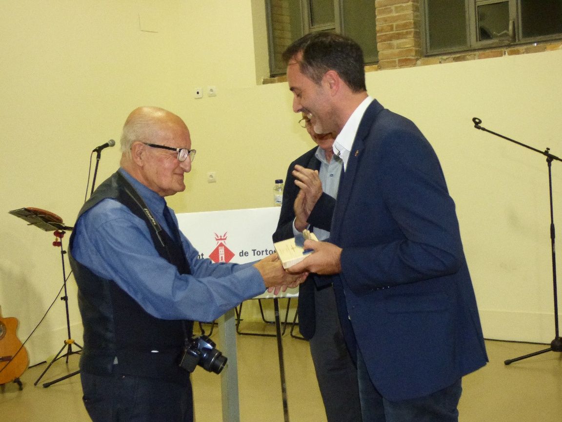 Tortosa celebra la Diada de la Gent Gran homenatjant vuit tortosins rellevants per a la ciutat Tortosa celebra la Diada de la Gent Gran homenatjant vuit tortosins rellevants per a la ciutat