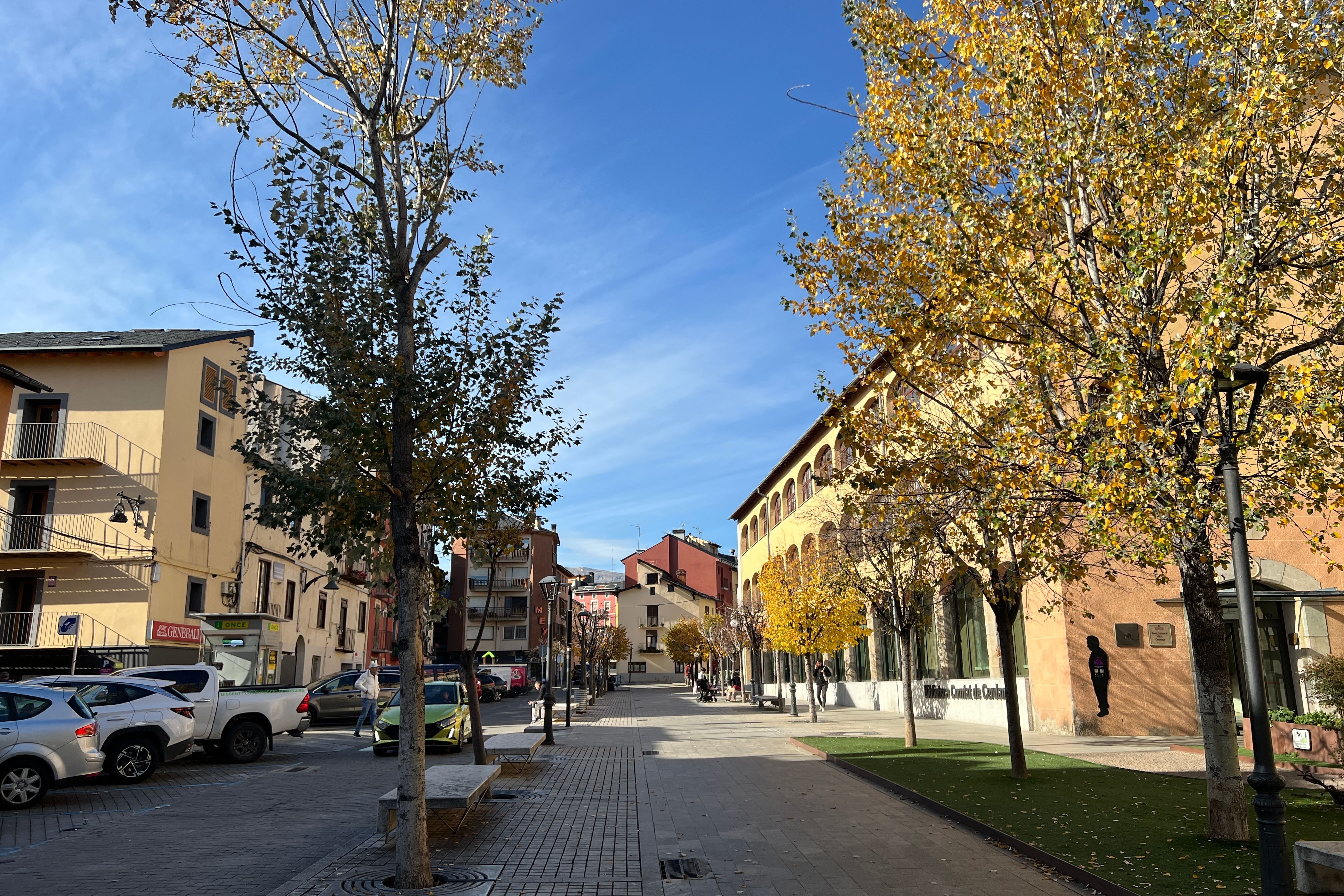 El passeig 10 d'Abril de Puigcerdà, un dels carrers que enguany acollirà parades de la Fira Multisectorial
