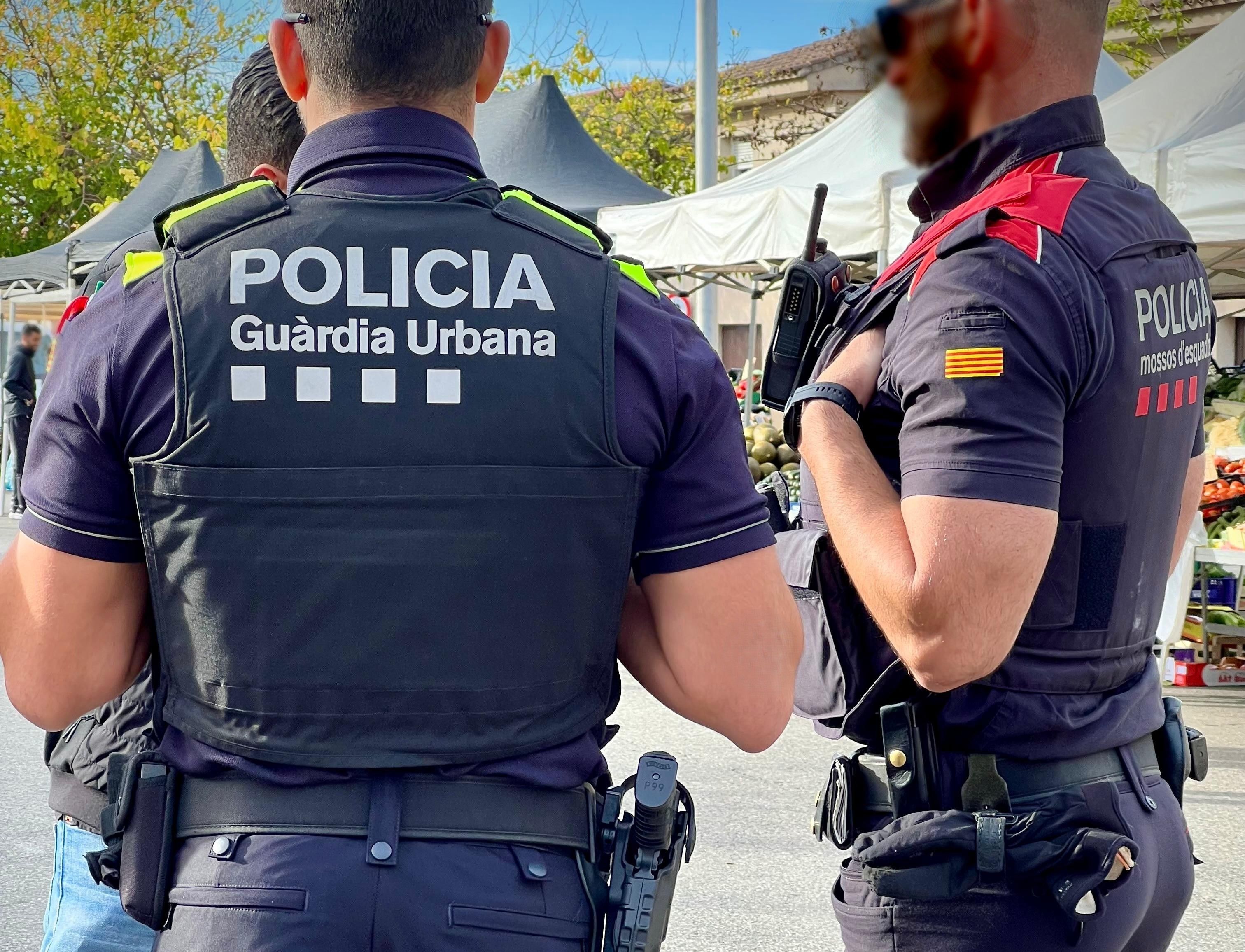 Operatiu policial intensiu de la Guàrdia Urbana al barri de Sant Salvador de Tarragona | FOTO: Jonathan Oca