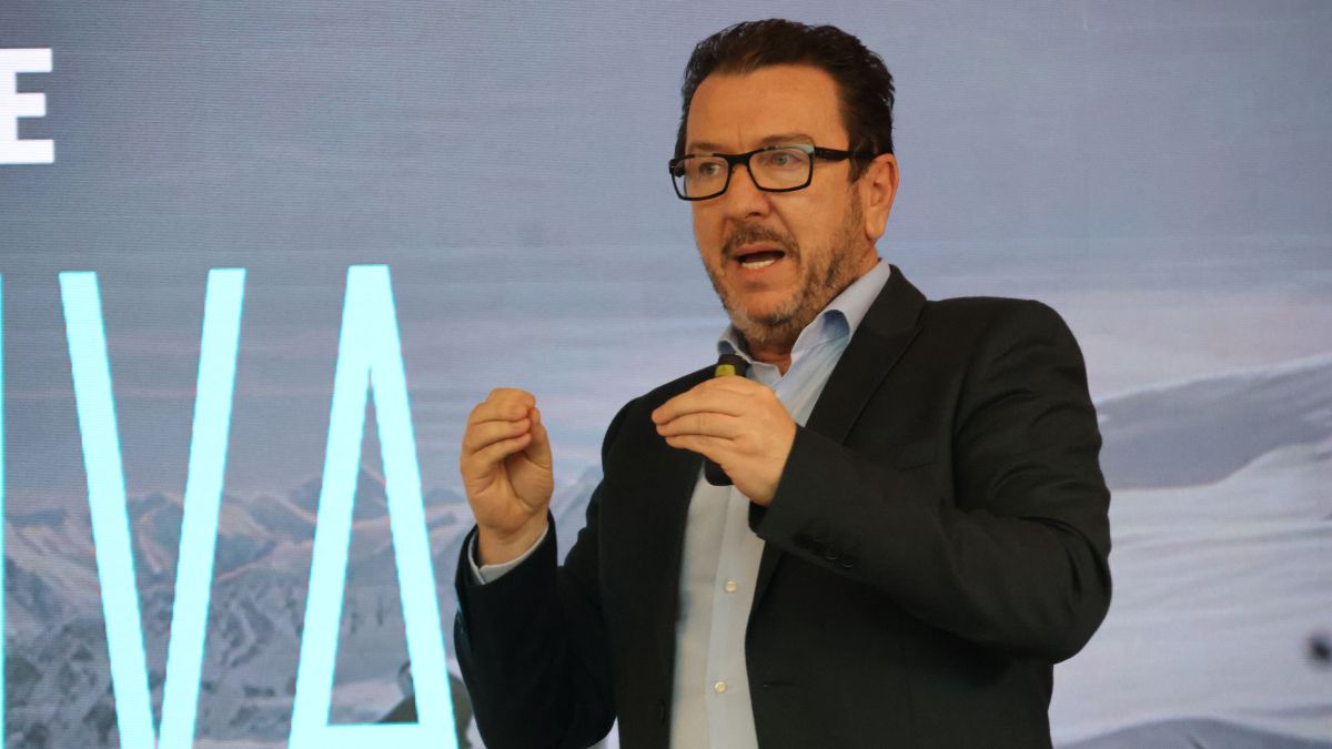 El director general d'Andorra Turisme, Betim Budzaku, durant la presentació de la temporada 1
