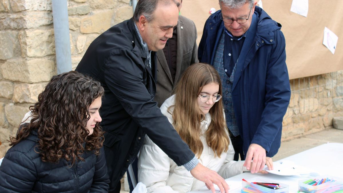 Joan Talarn fa costat a la Fira de la Perdiu de Vilanova de Meià en la primera edició sense animals vius 1