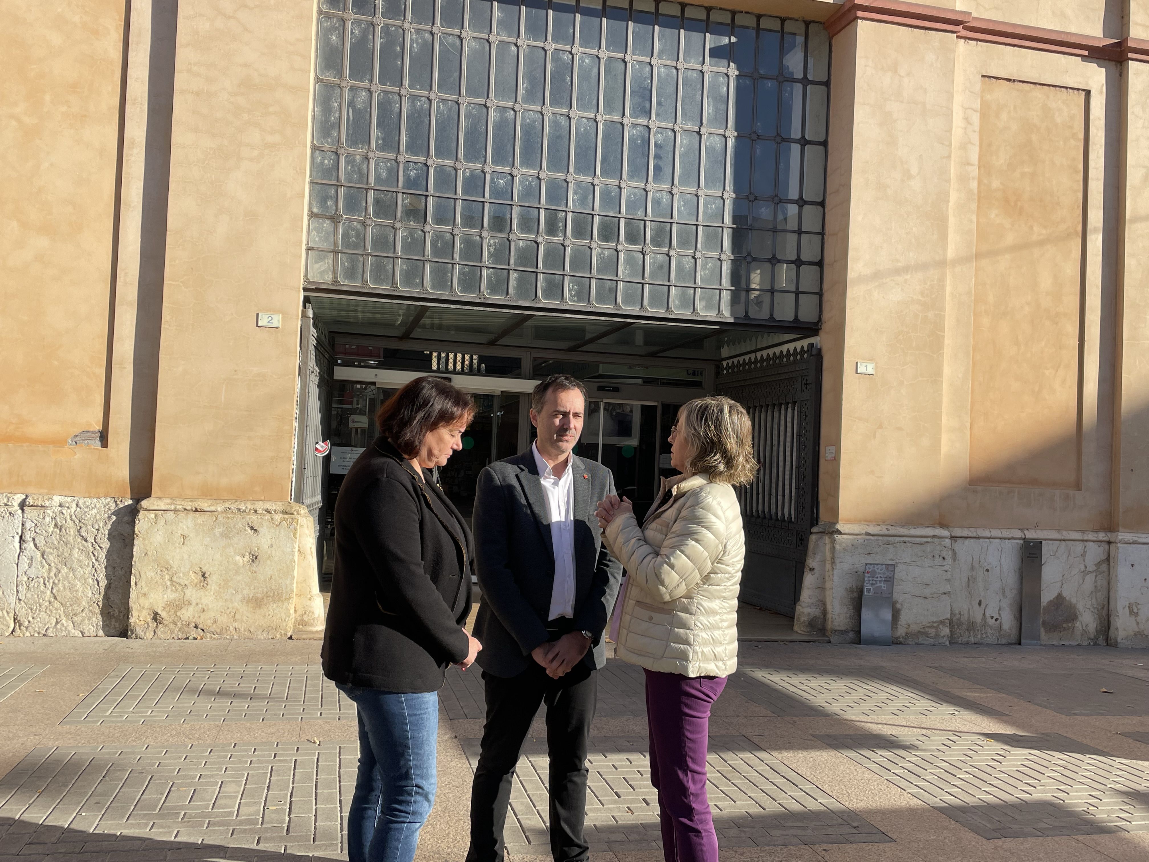 L'Ajuntament de Tortosa restaurarà i il·luminarà la façana del mercat municipal
