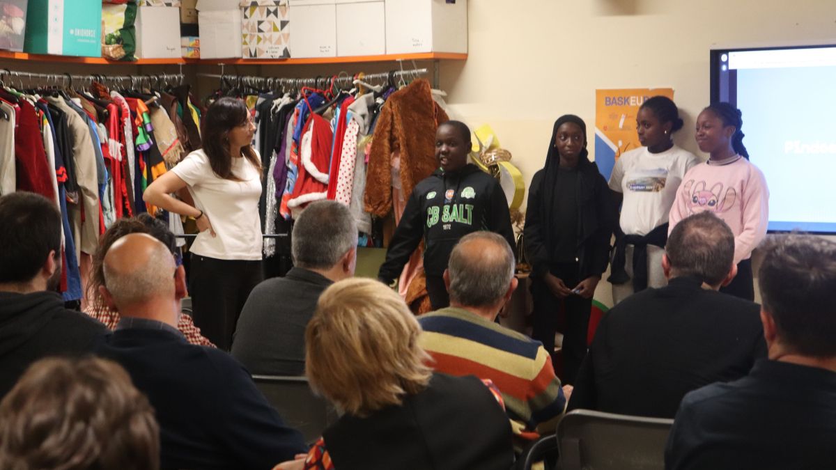La cloenda del projecte BaskEUball de la UdG reuneix infants de tres països 2