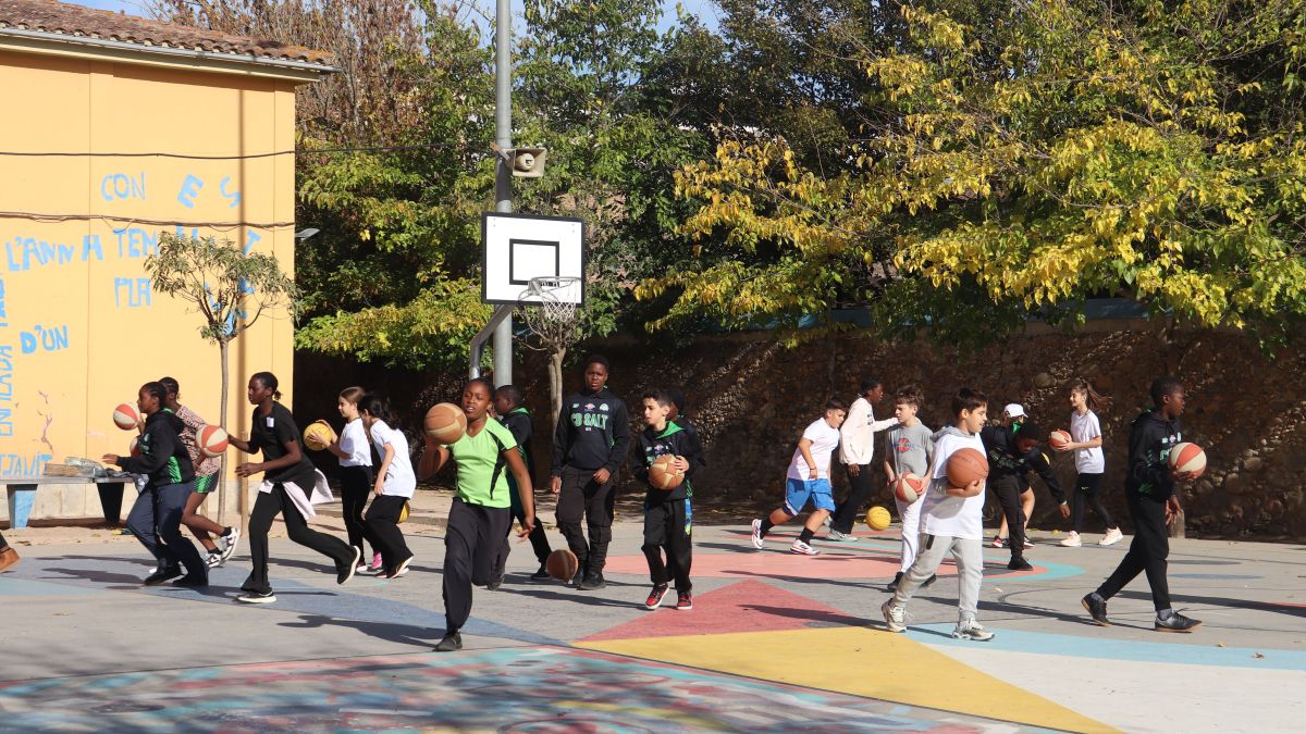 La cloenda del projecte BaskEUball de la UdG reuneix infants de tres països 3