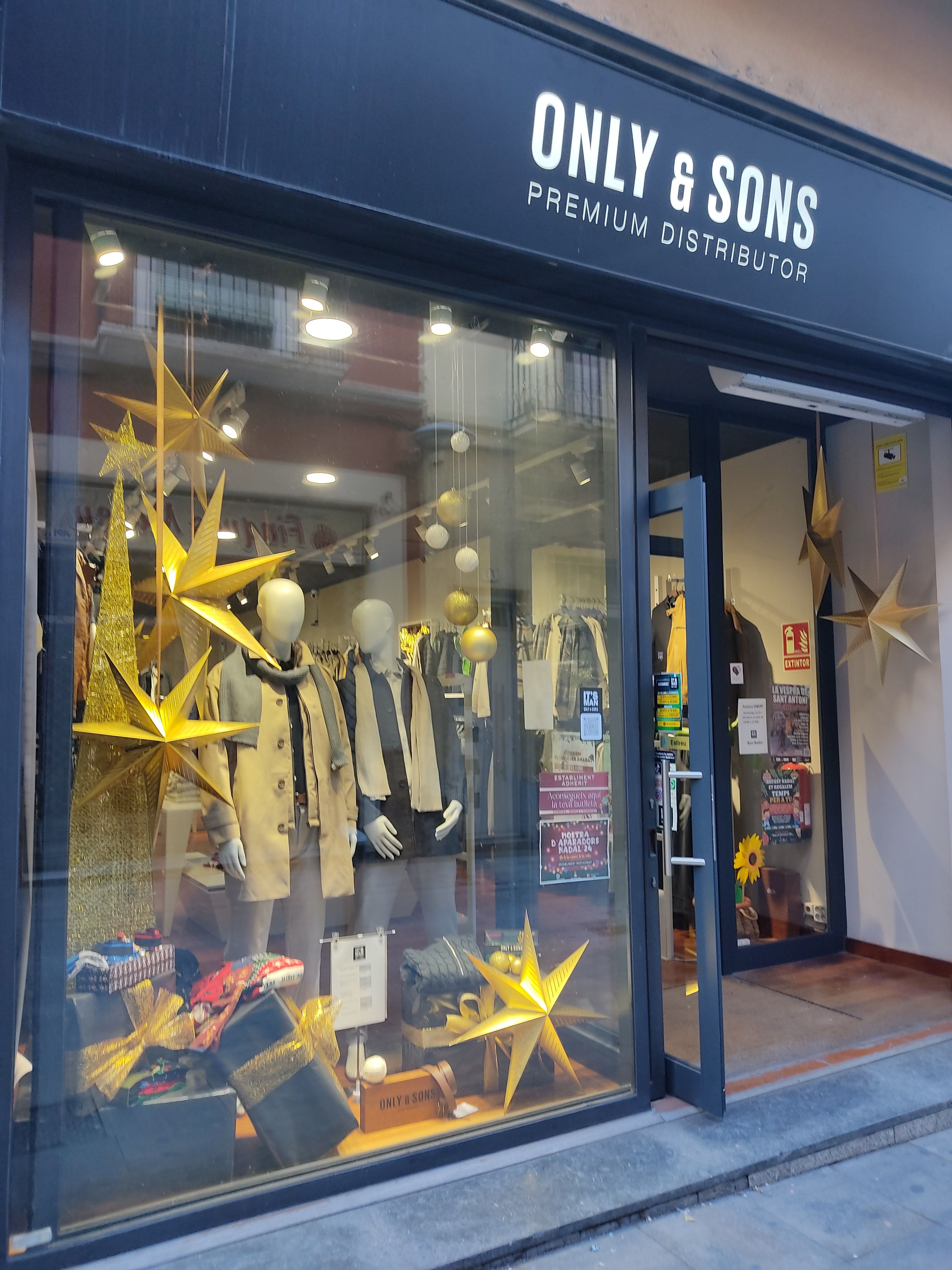 ONLY MAN VALLS 0   Mostra d’Aparadors de Nadal de Valls