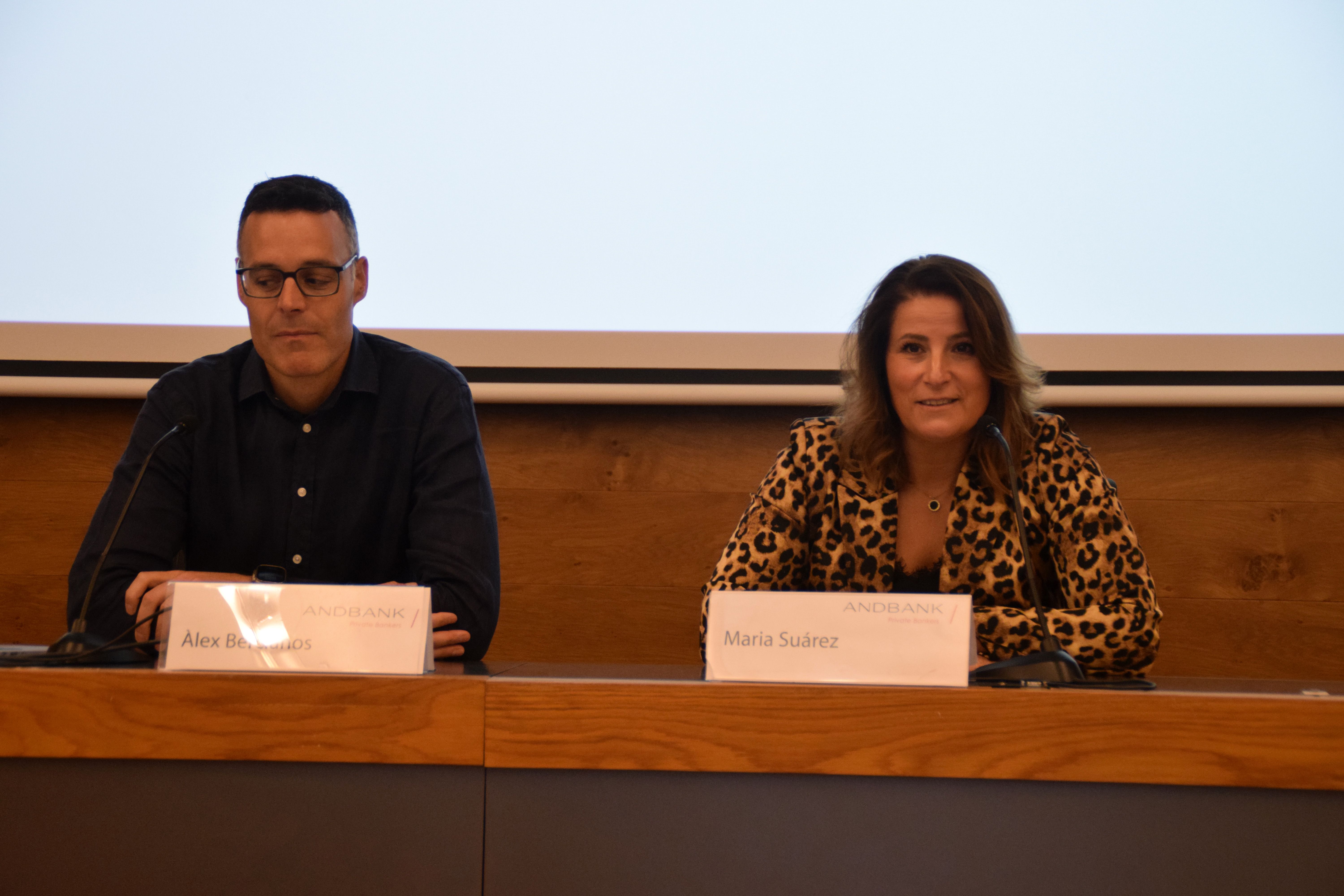 El director del Circuit Andorra Pas de la Casa, Àlex Bercianos, y la directora de Banca País de Andbank, Maria Suárez, en la presentación de las Andbank GSeries 2025/2026 | FOTO: R.S. (ANA)