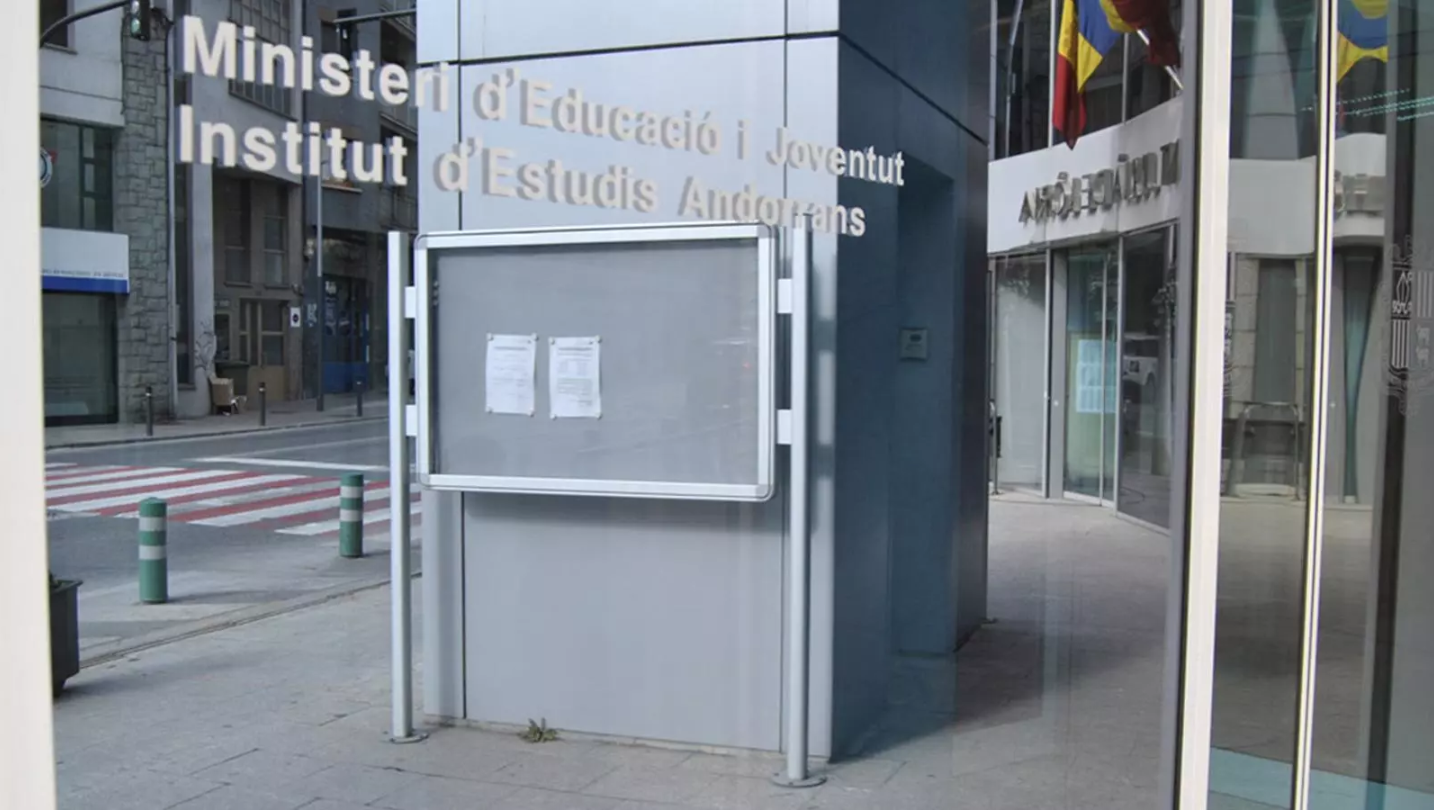 Façana del ministeri d'Educació i Esenyament Superior | FOTO: ANA