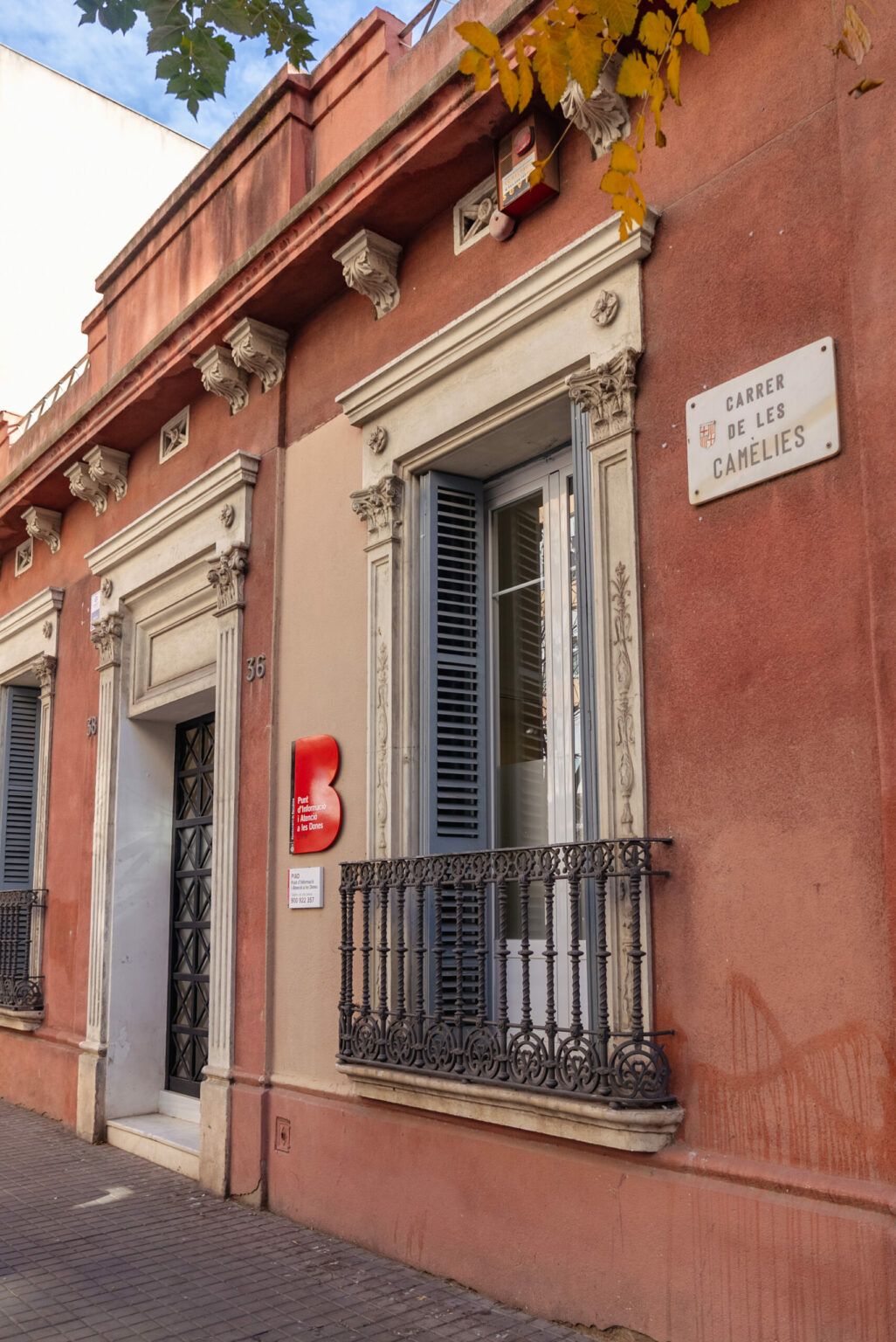 El PIAD de Gràcia estrena espai ampliat al carrer Camèlies per reforçar serveis a les dones 1