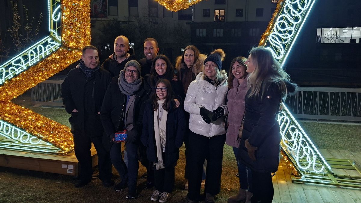 Autoritats del comú d'Encamp, amb el minsitre de Turisme, Jordi Torres, durant l'encesa de llums de Nadal