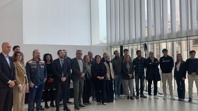 Foto de família amb Xavi Palau, cap de l'oposició a Lleida