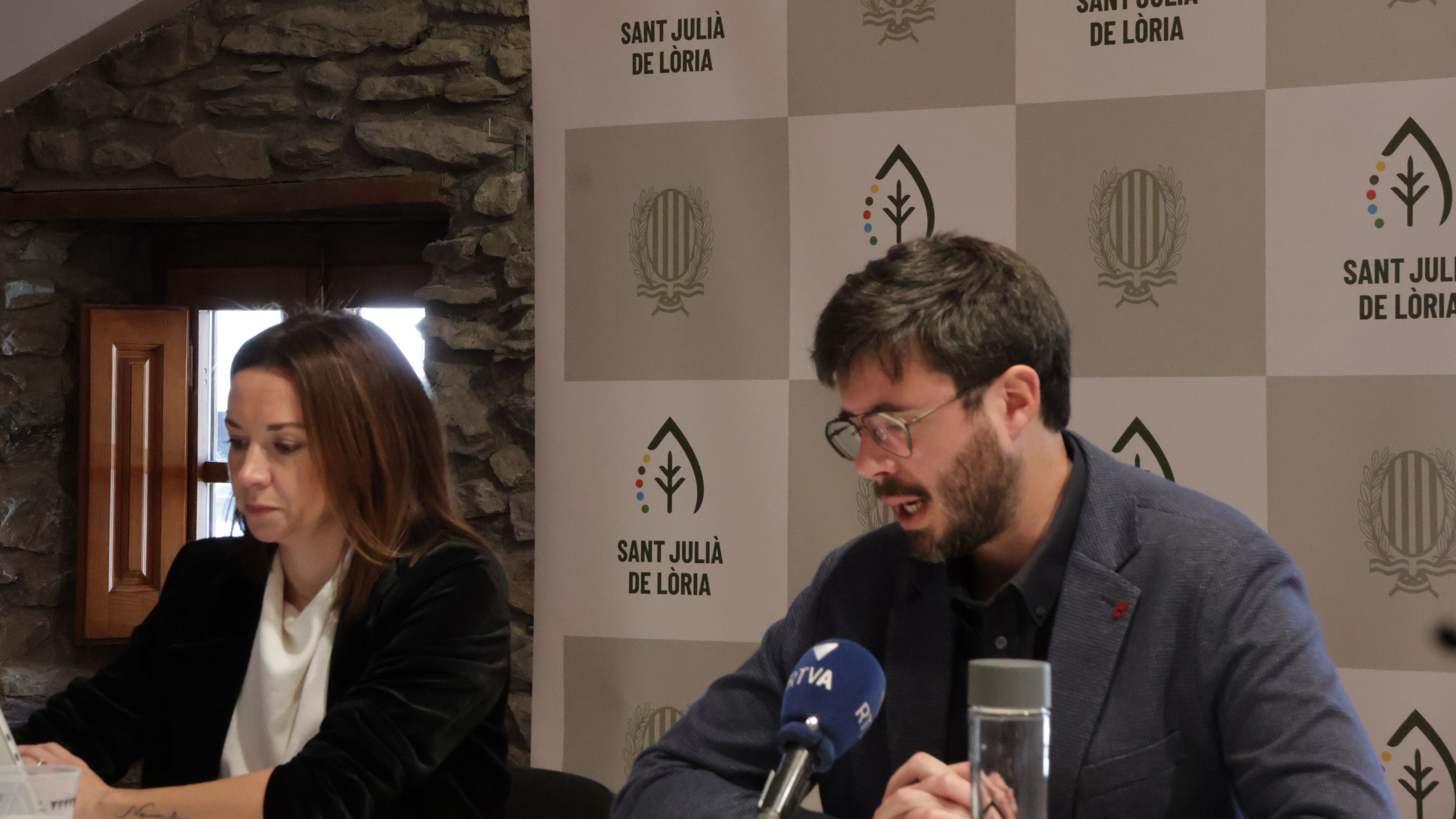 El cónsul mayor de Sant Julià de Lòria, Cerni Cairat, y la cónsul menor, Sofia Cortesao | FOTO: D.M. (ANA)