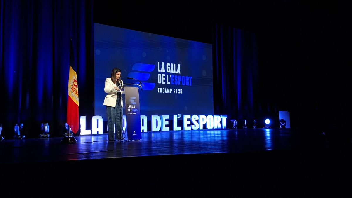 La cònsol major d'Encamp, Laura Mas, fent un discurs durant la gala de l'Esport 2025