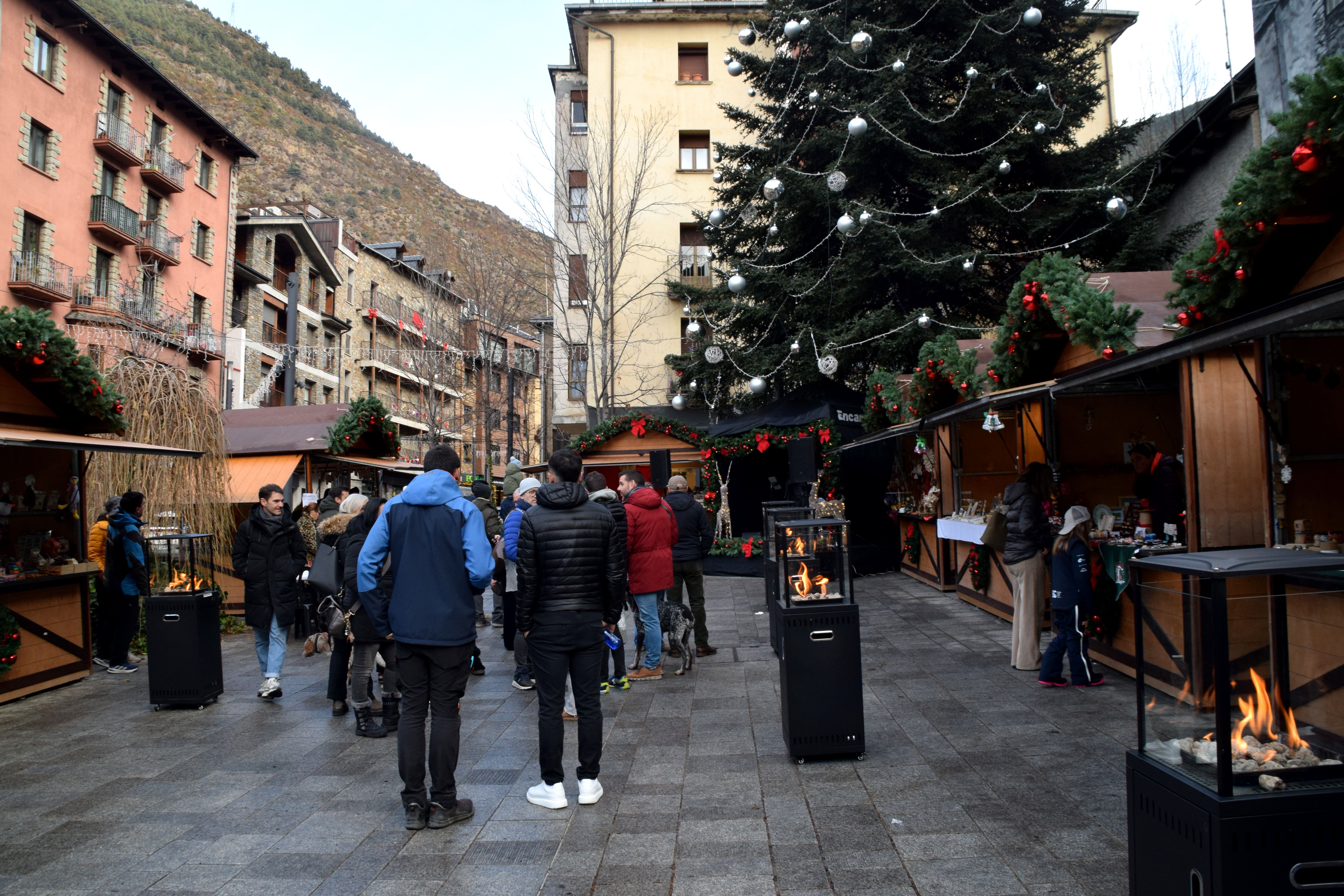 La Feria de Santa Lucía de Encamp arranca con fuerza y previsiones de un puente muy animado | FOTO: R.S. (ANA)